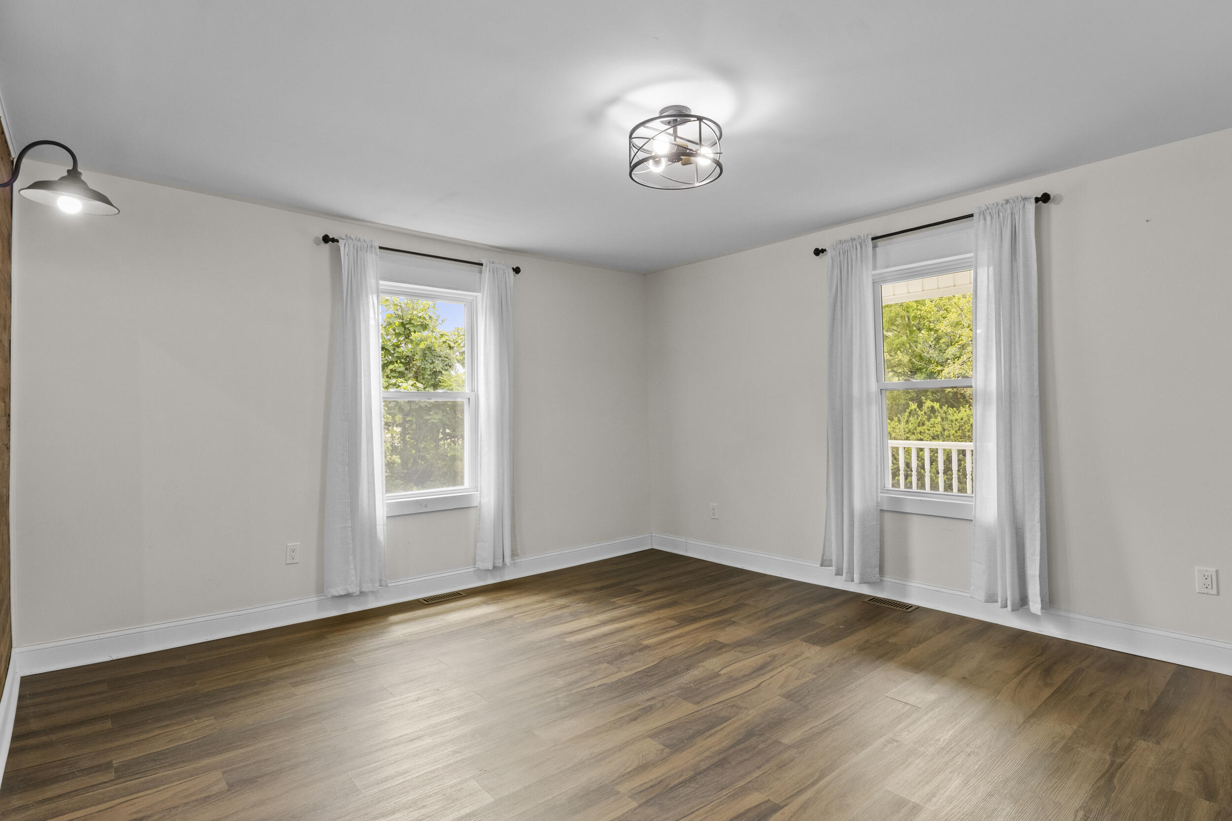 1875 White Oak Road Property Photo 9