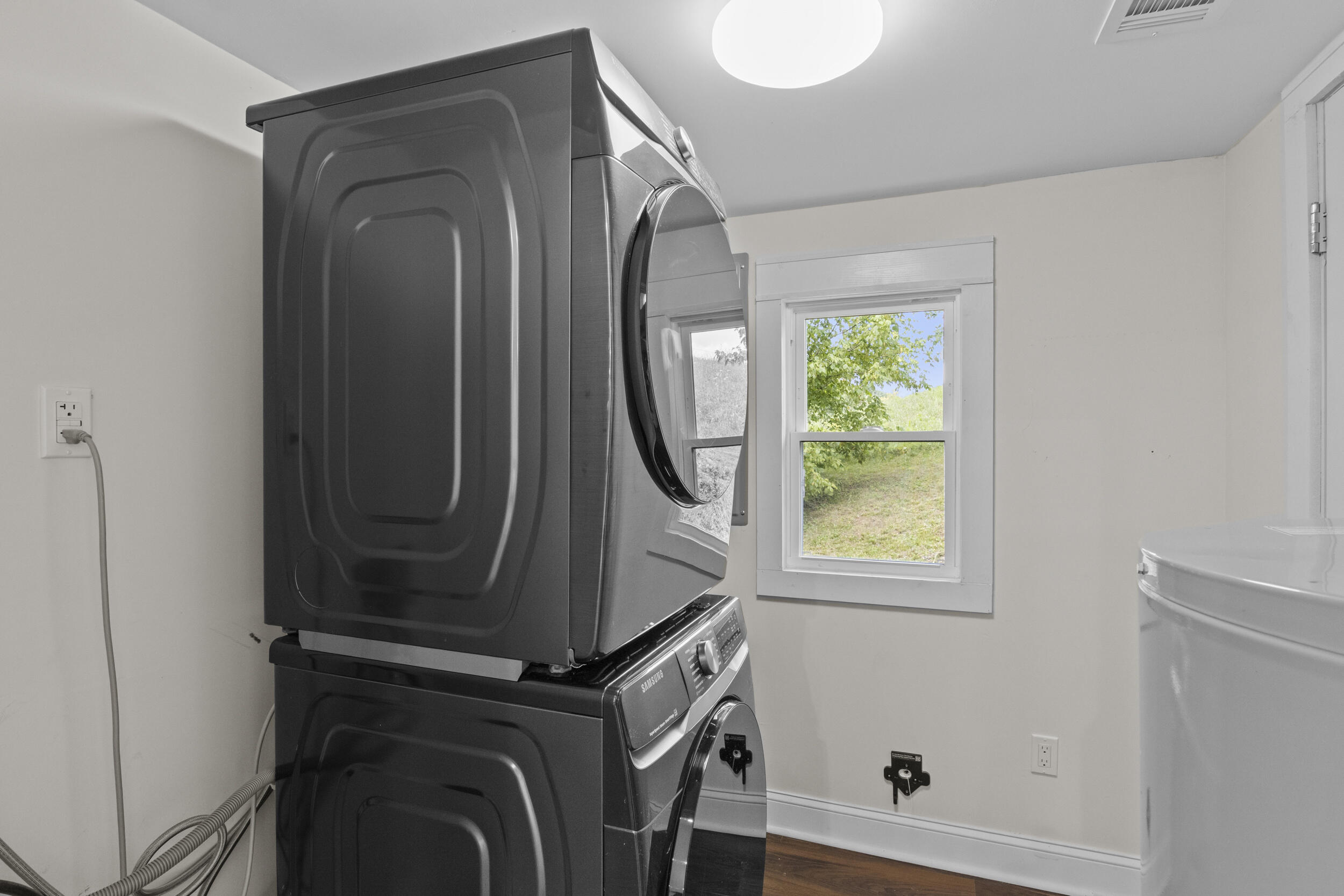 1875 White Oak Road Property Photo 16