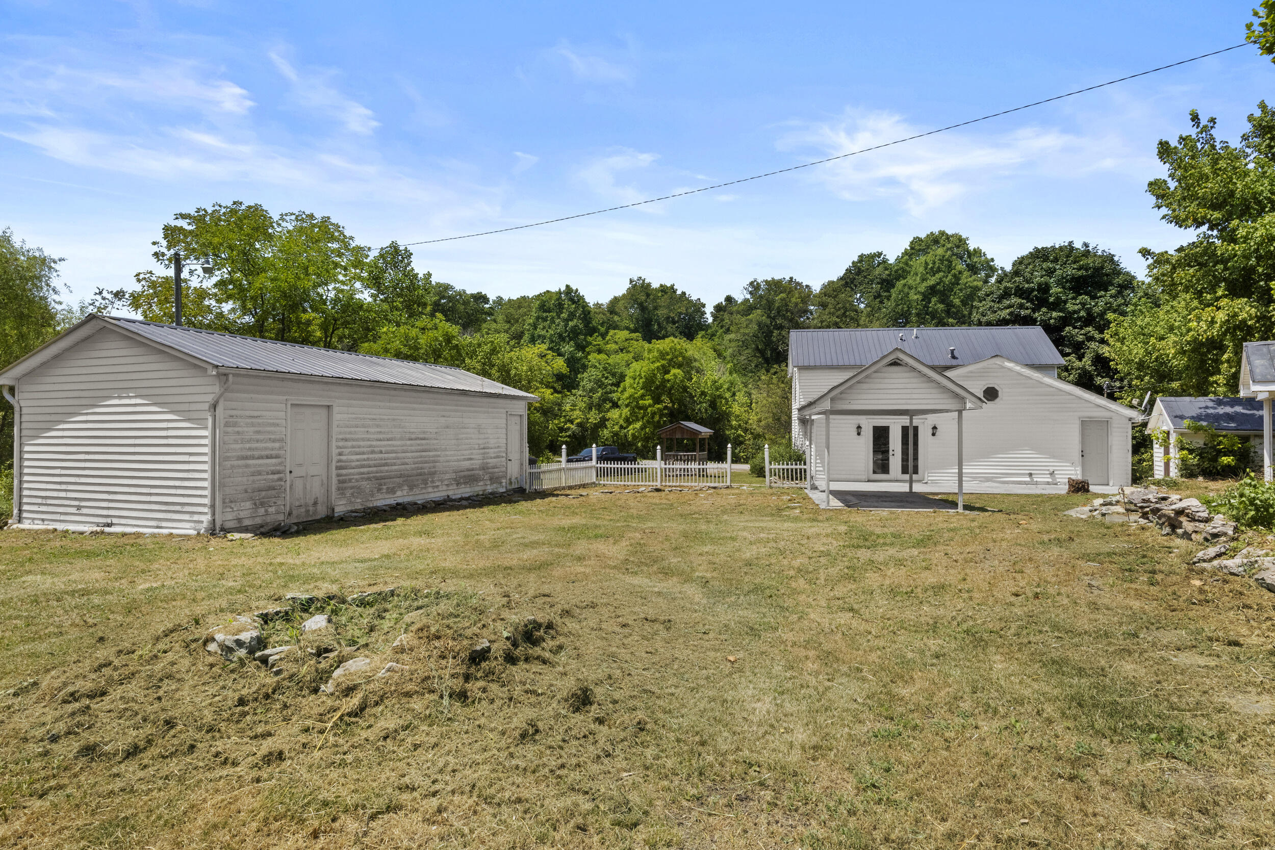 1875 White Oak Road Property Photo 37