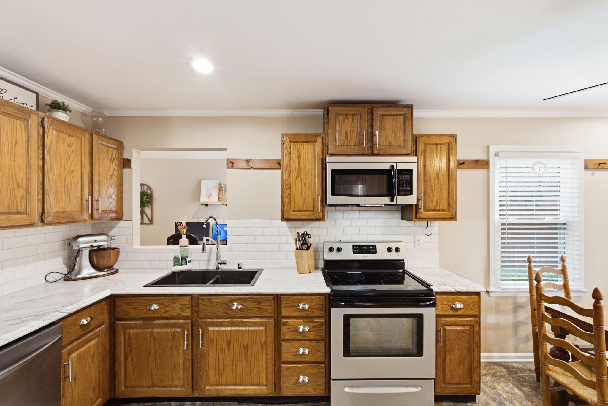 2467 Harrods Pointe Trace Property Photo 14