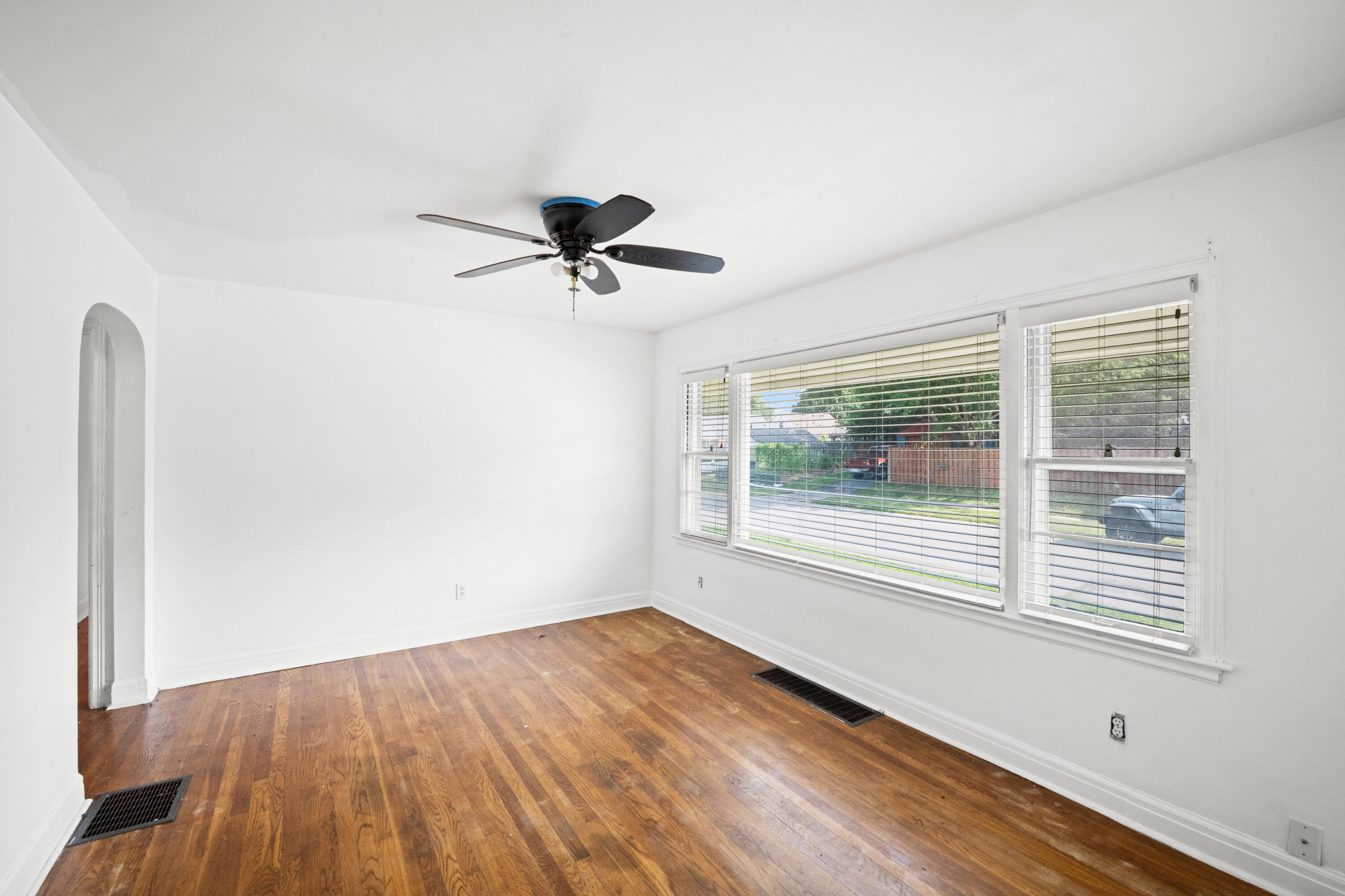 1029 Mcclain Drive Property Photo 4