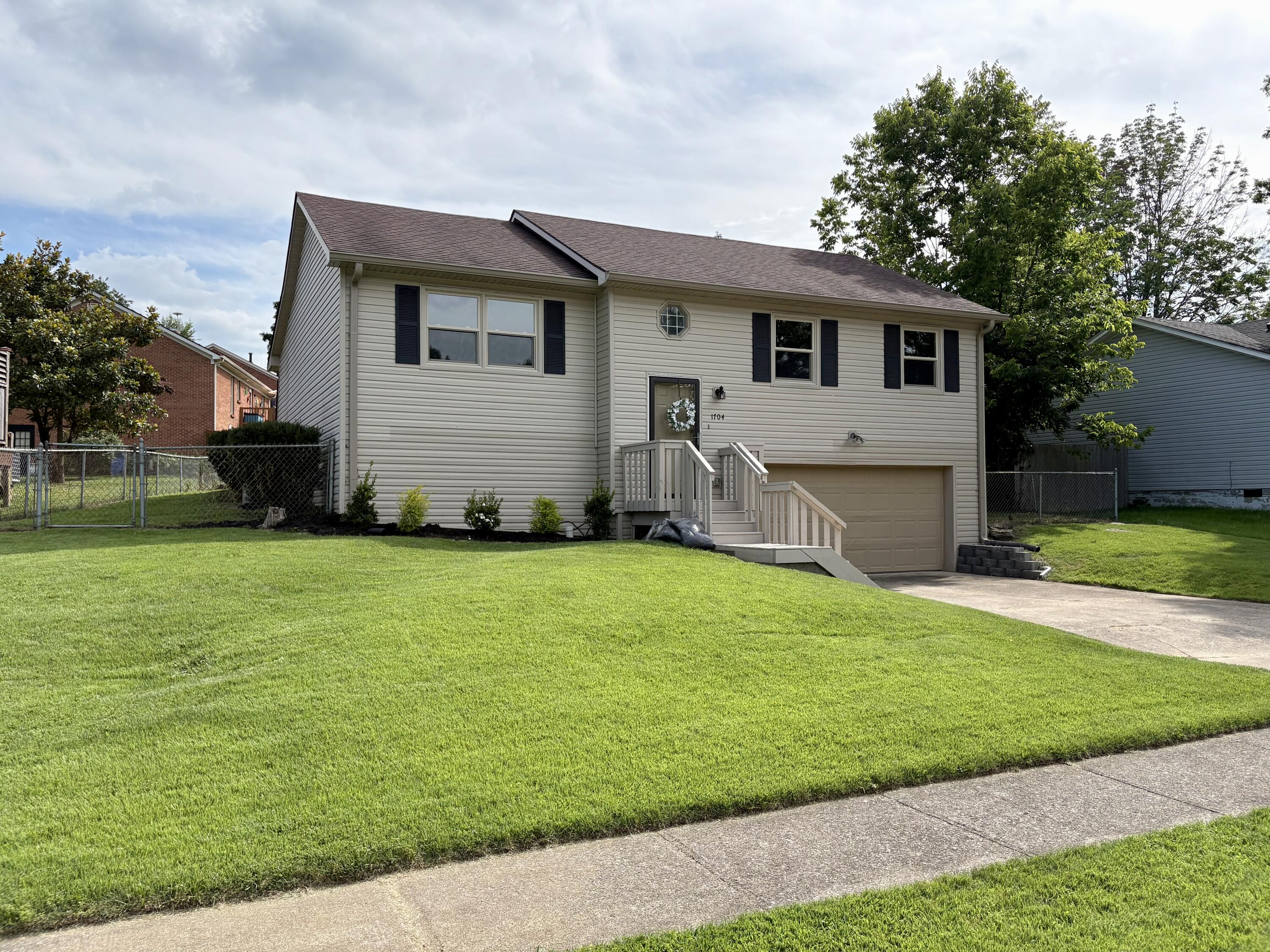 1704 Masters Lane Property Photo 2