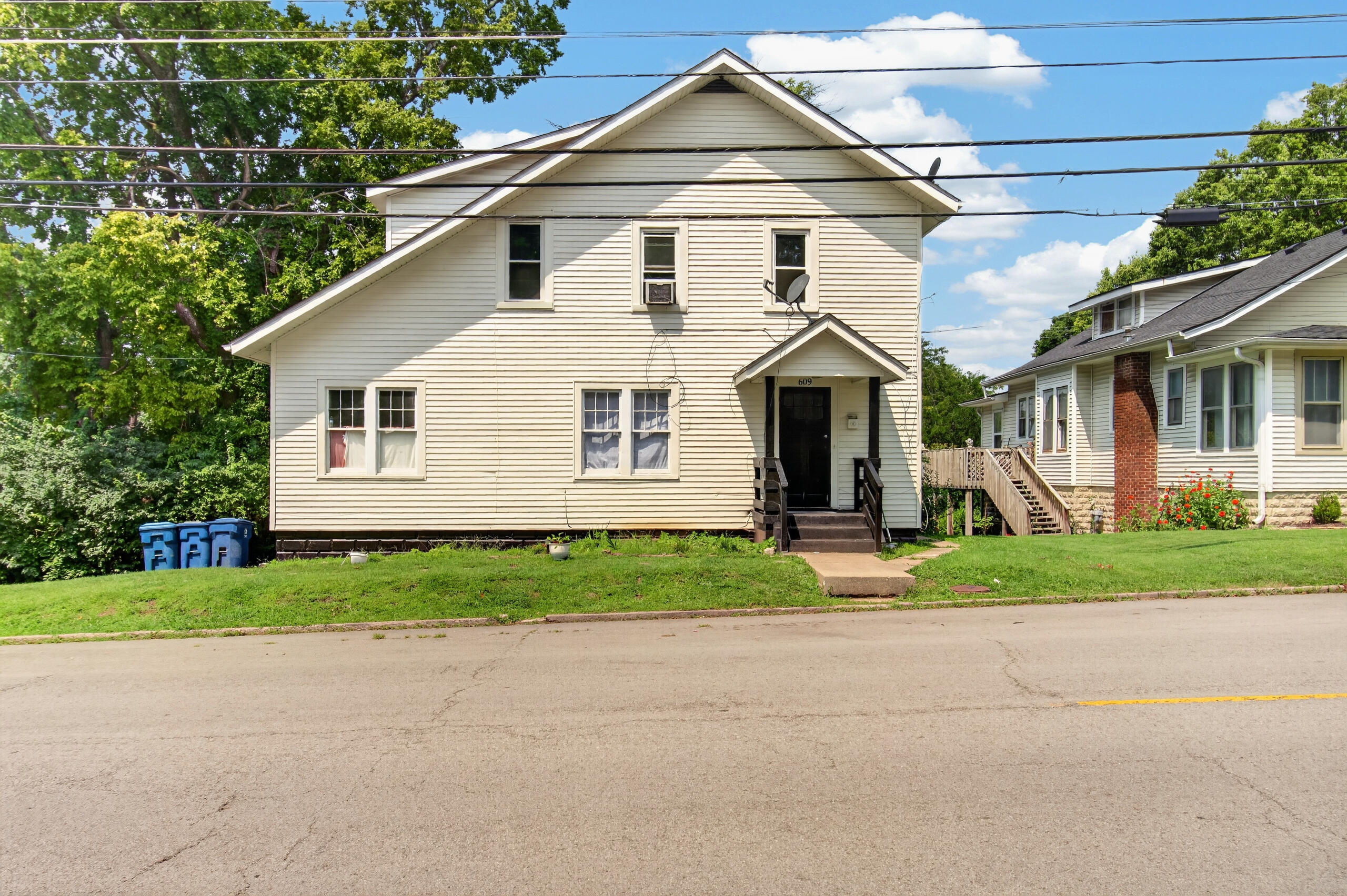 609 N 3rd Street Property Photo 2