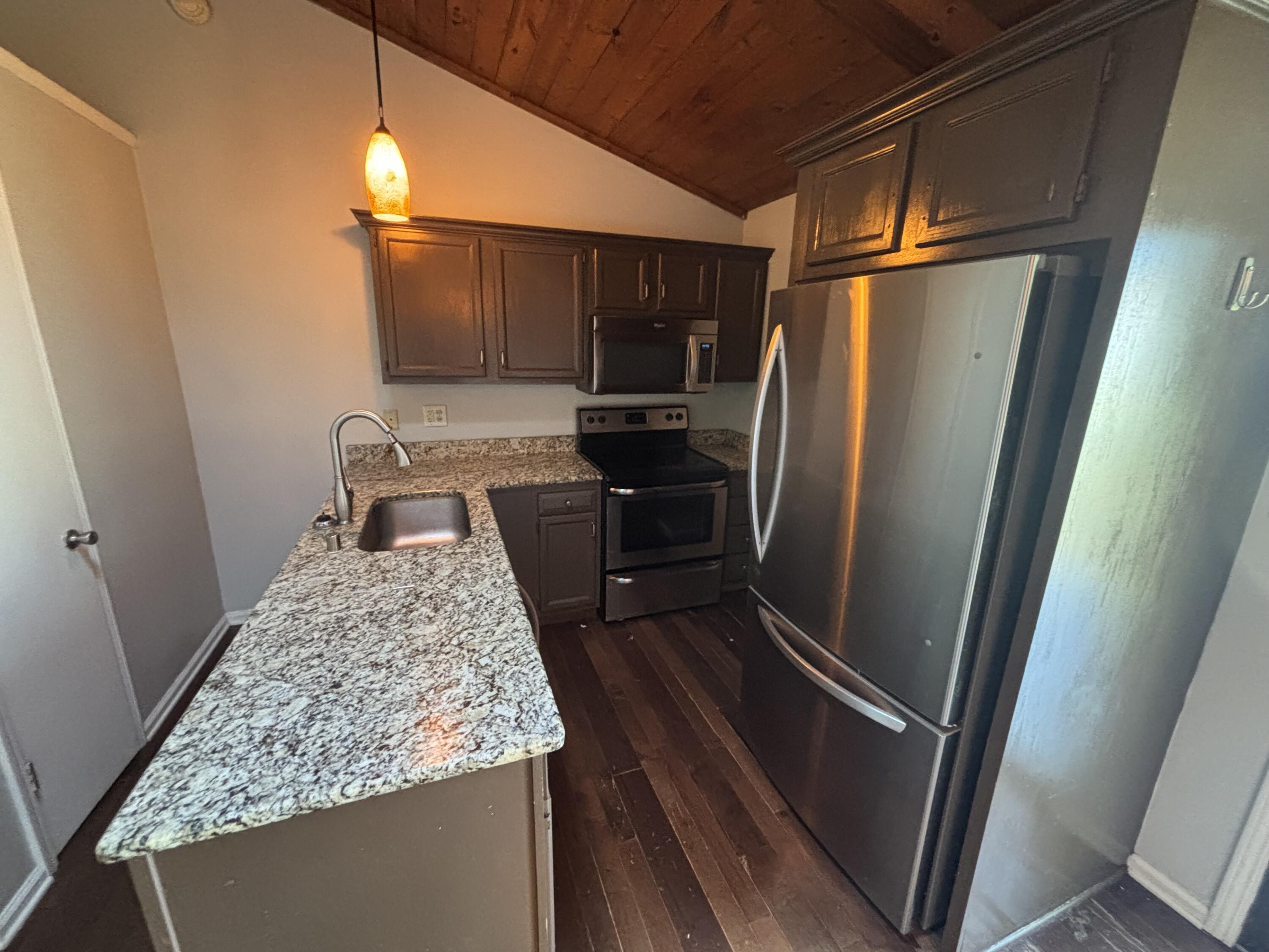 577 El Paseo Place Property Photo 4