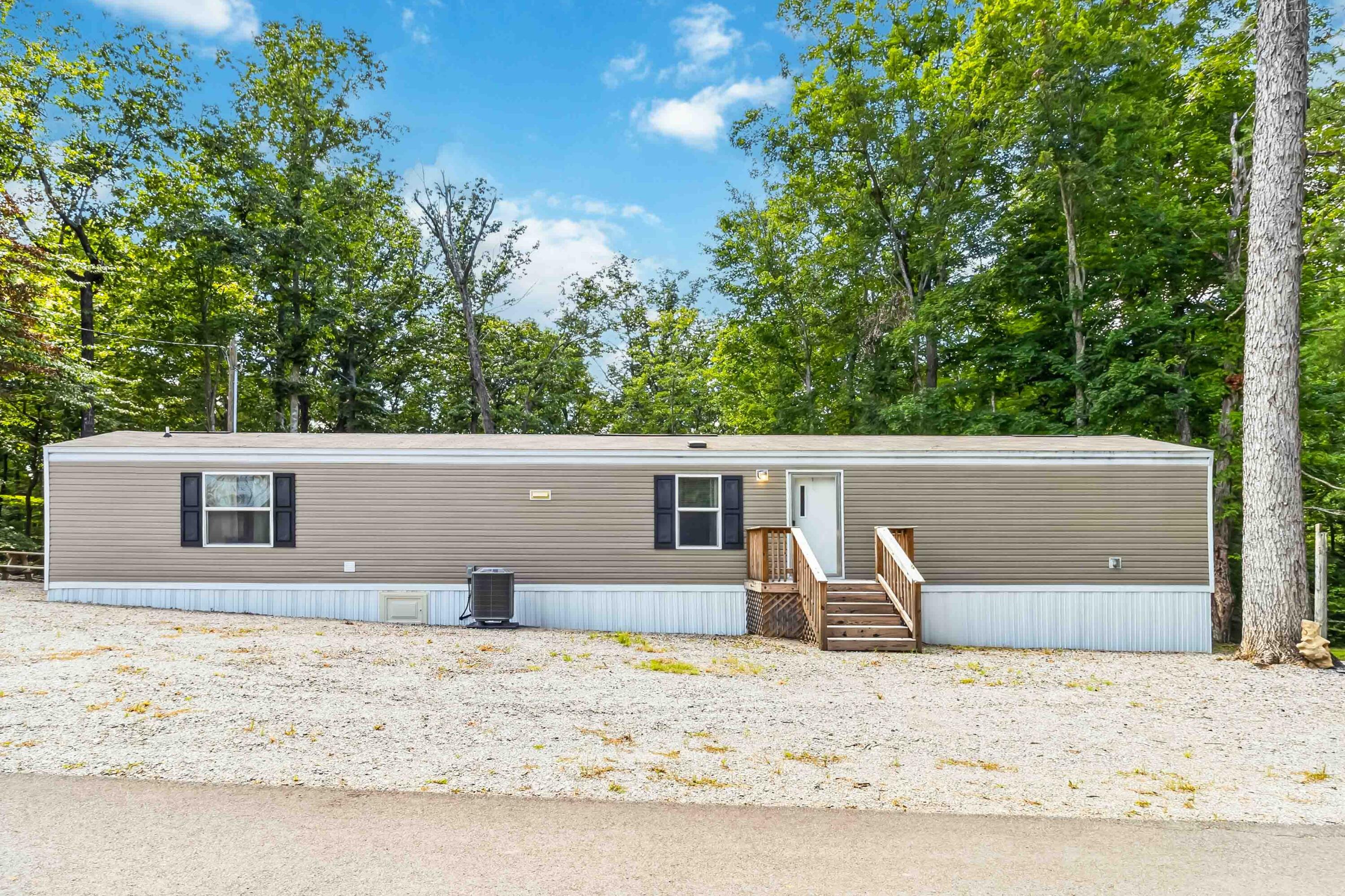 566 Cherokee Trail Property Photo 1