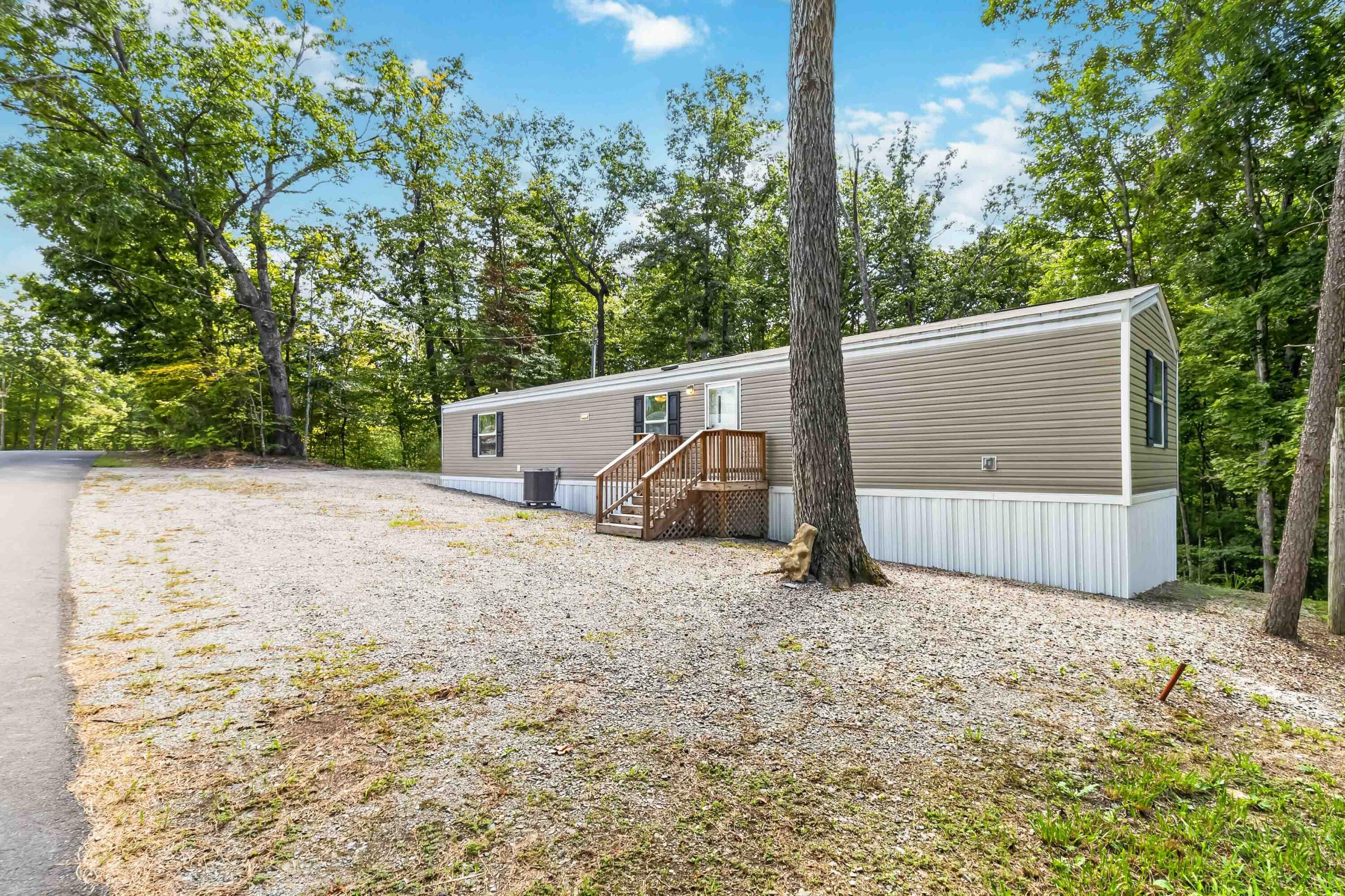 566 Cherokee Trail Property Photo 3