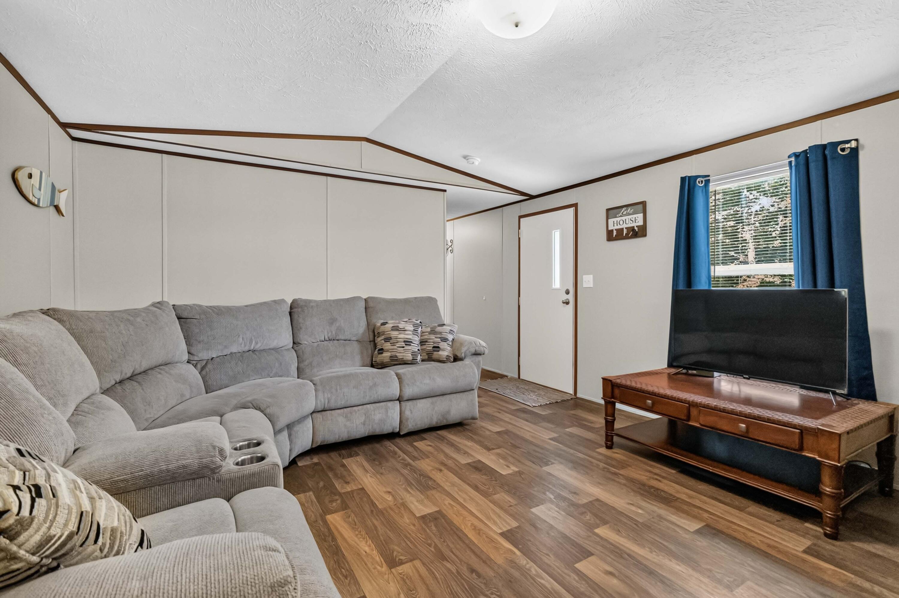 566 Cherokee Trail Property Photo 7