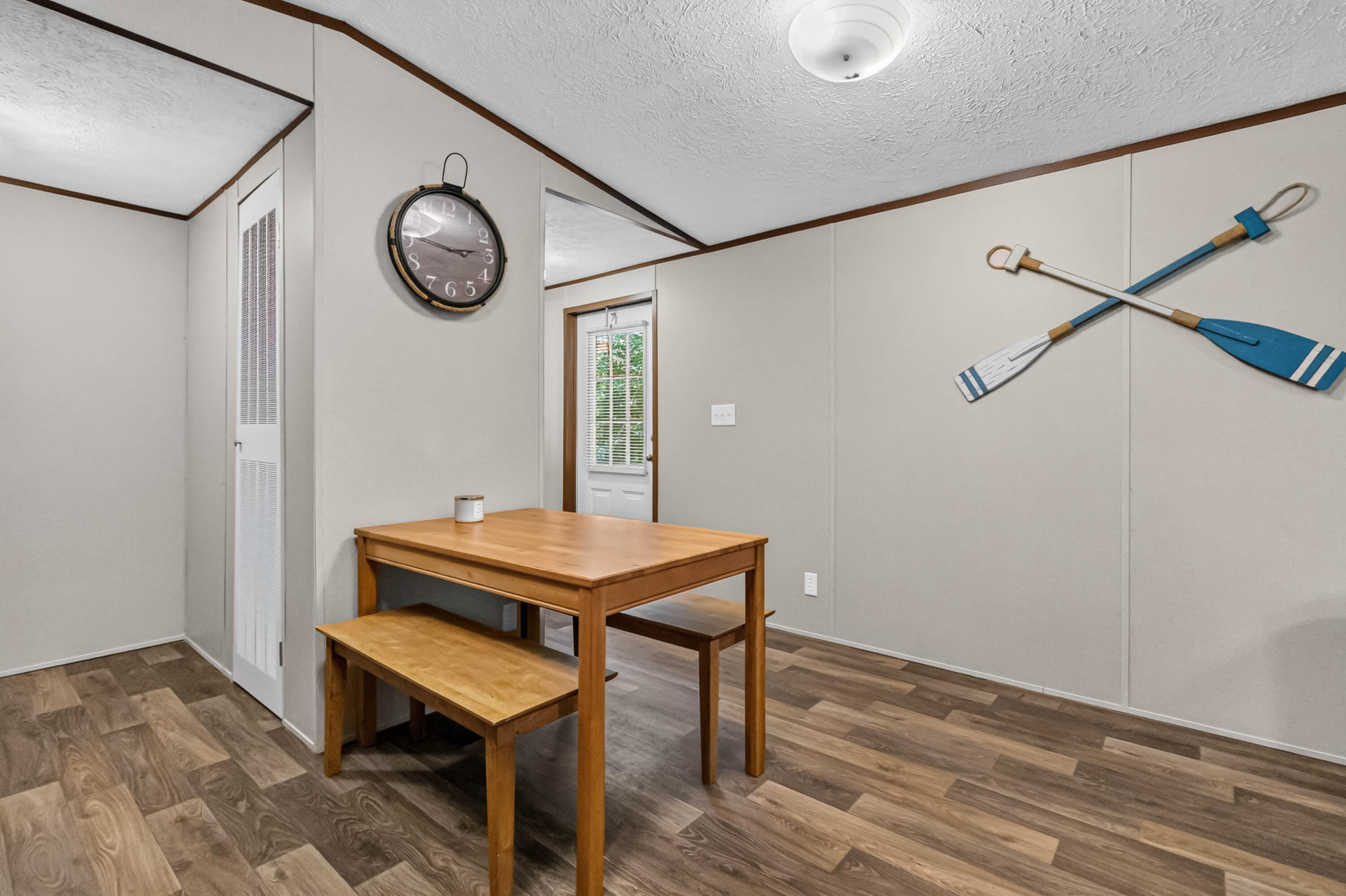566 Cherokee Trail Property Photo 12