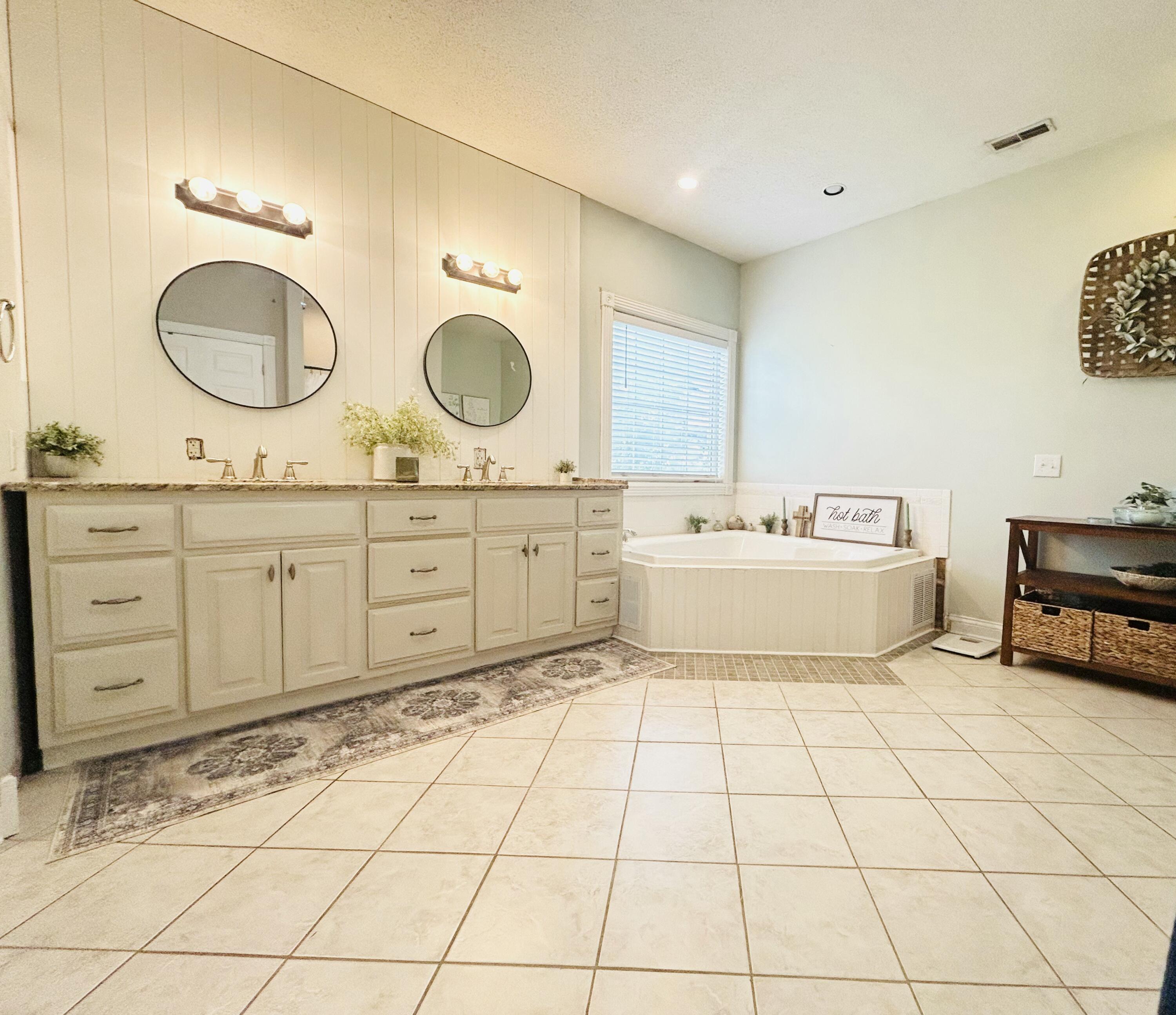 325 Elmsleigh Drive Property Photo 23