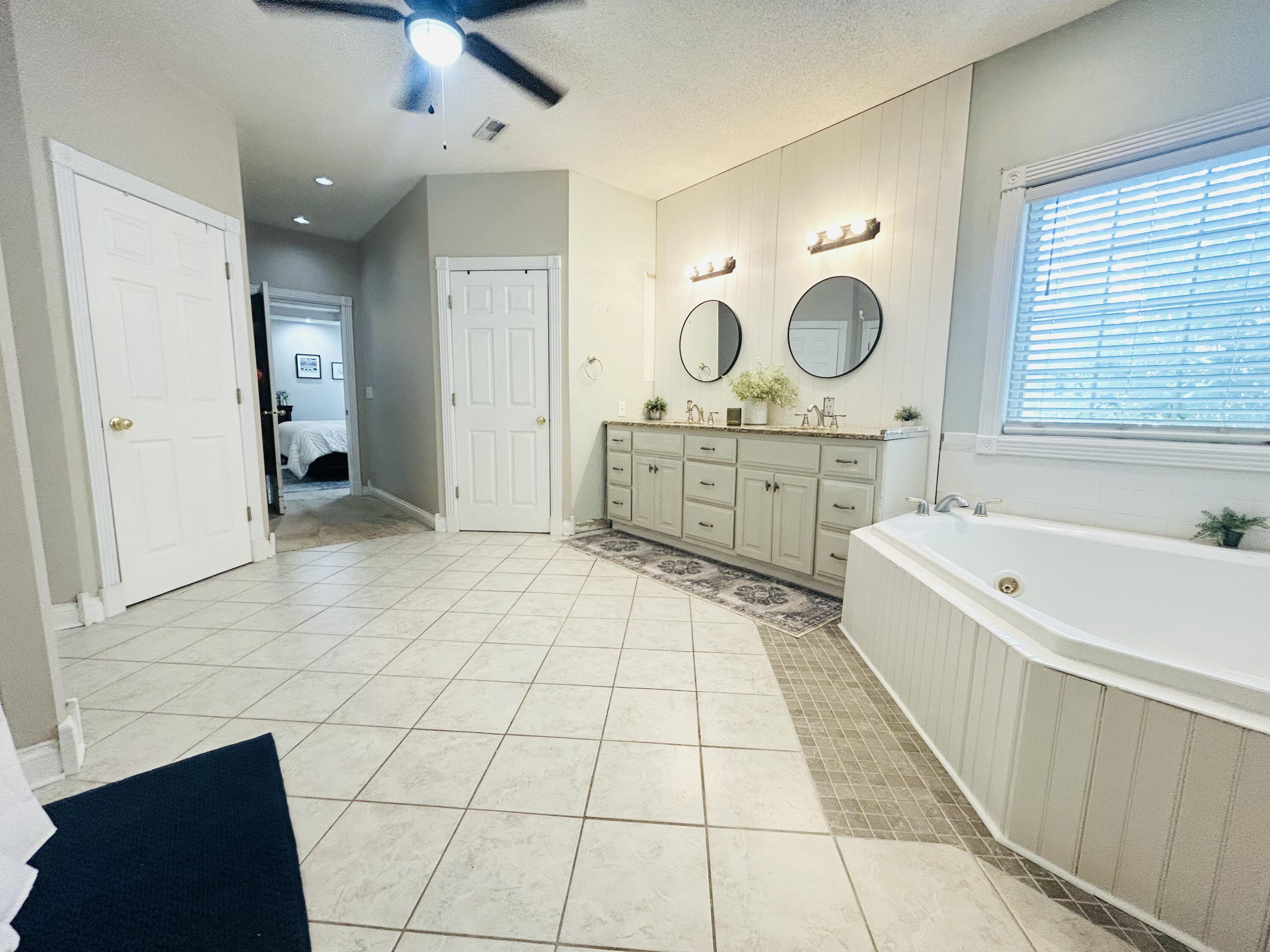 325 Elmsleigh Drive Property Photo 24
