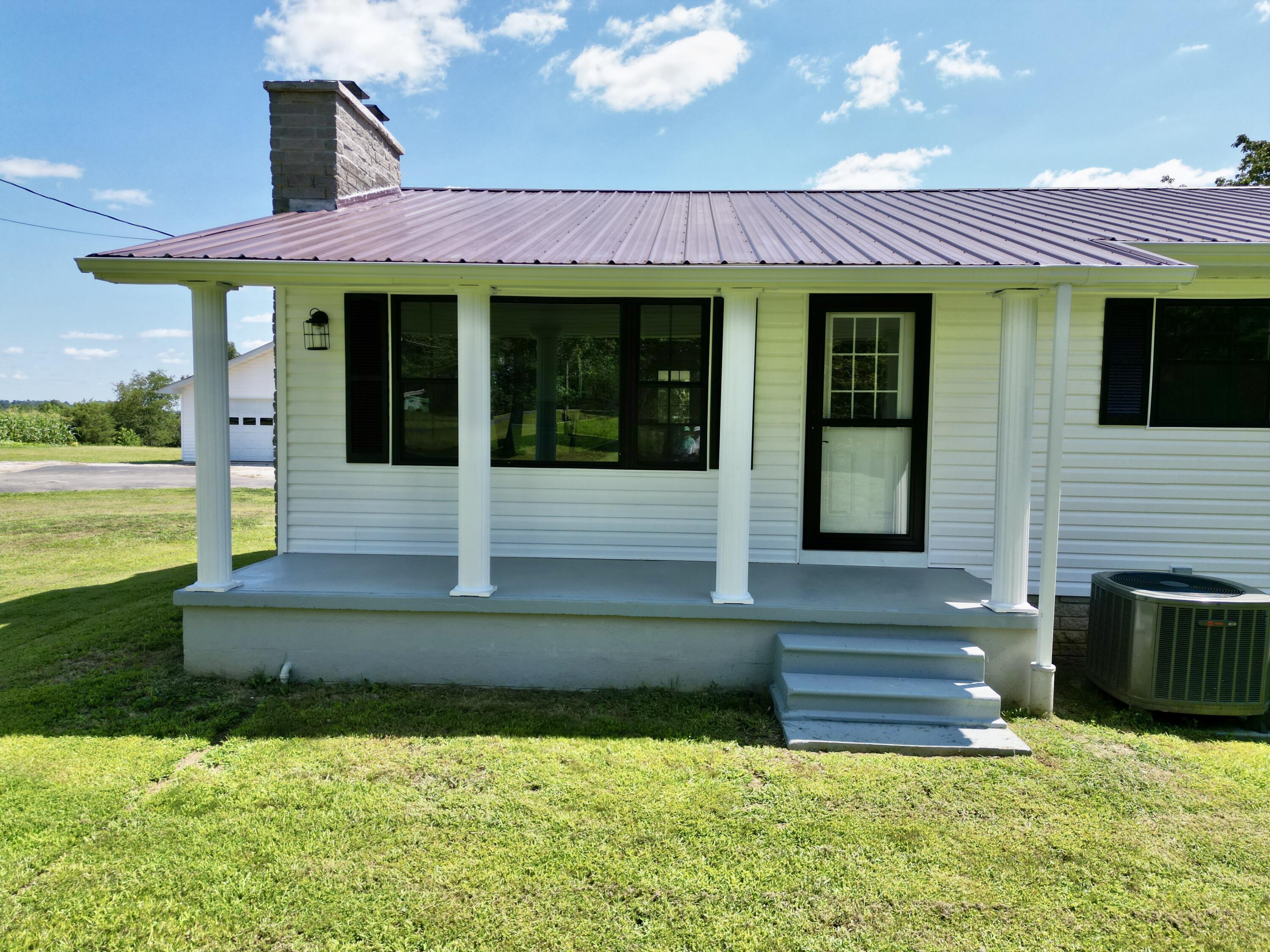 6897 Hwy 52 Property Photo 4