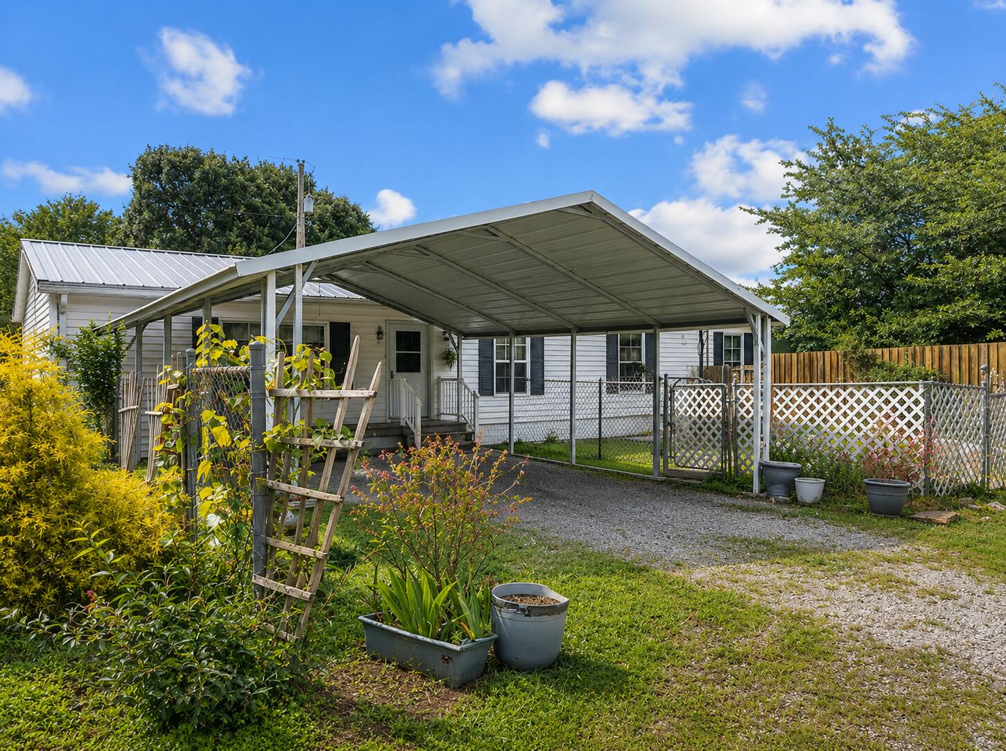 631 Adams Road Property Photo 7