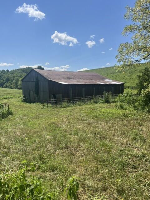1699 Gillispie Road Property Photo 5