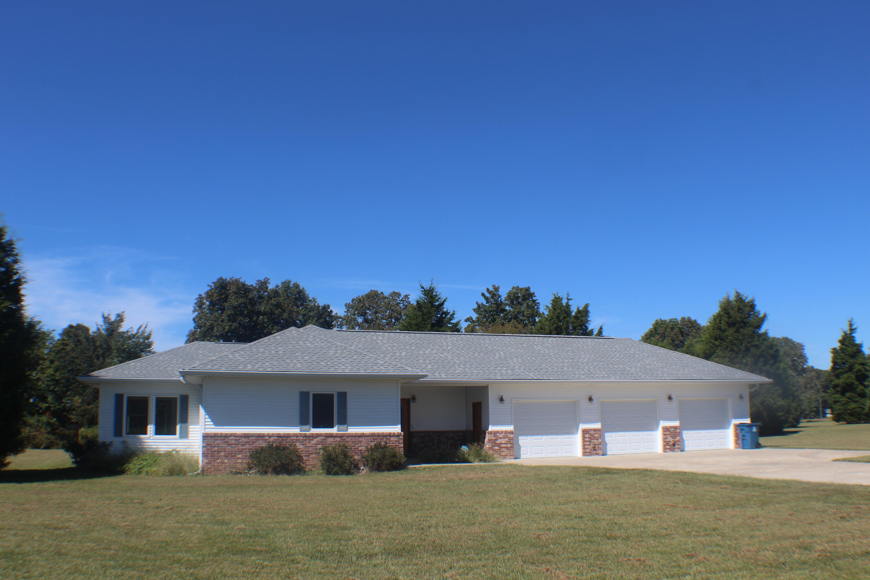 105 Cedar Creek Cove Property Photo 1
