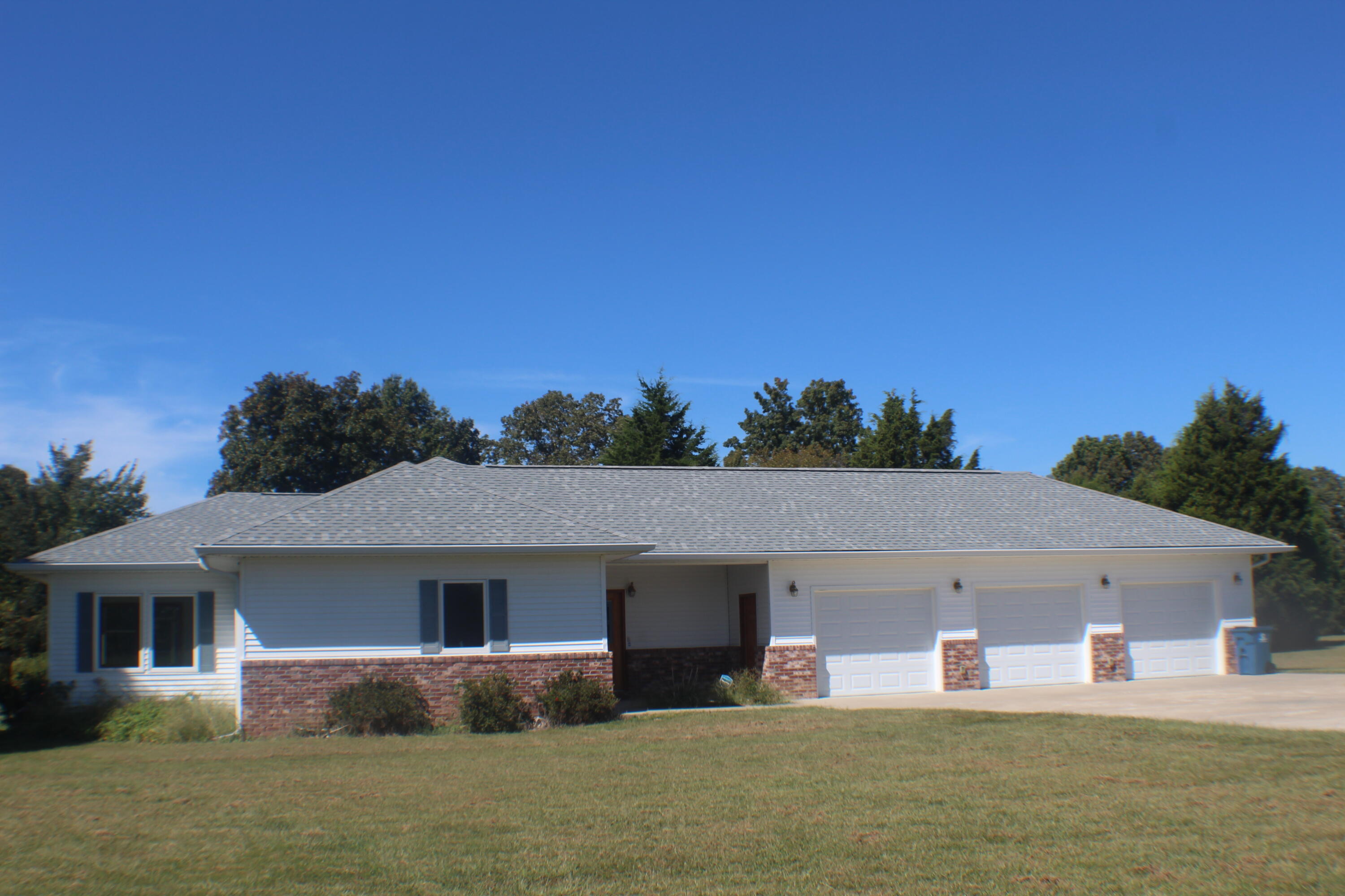 105 Cedar Creek Cove Property Photo 2