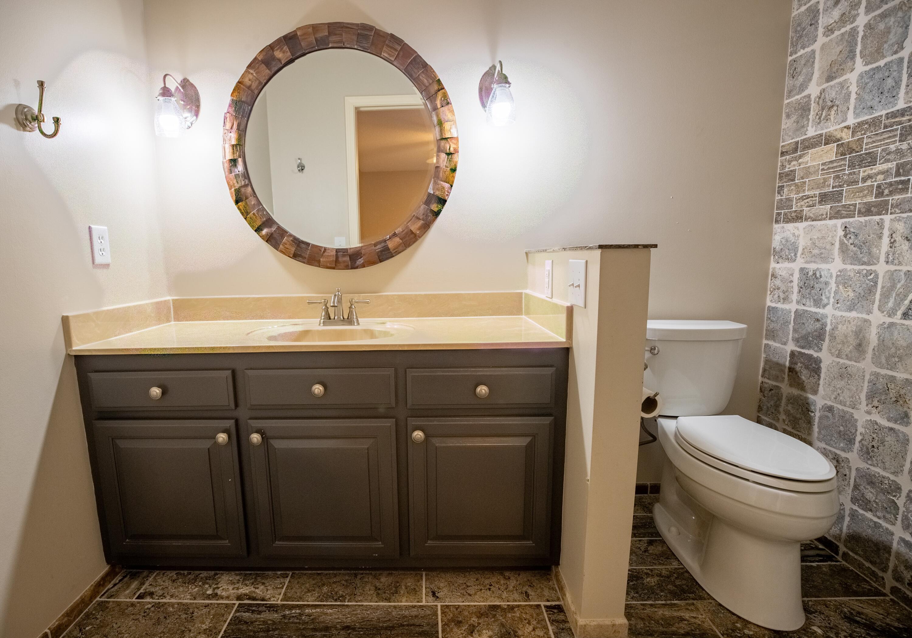 2202 Brookhaven Drive Property Photo 14