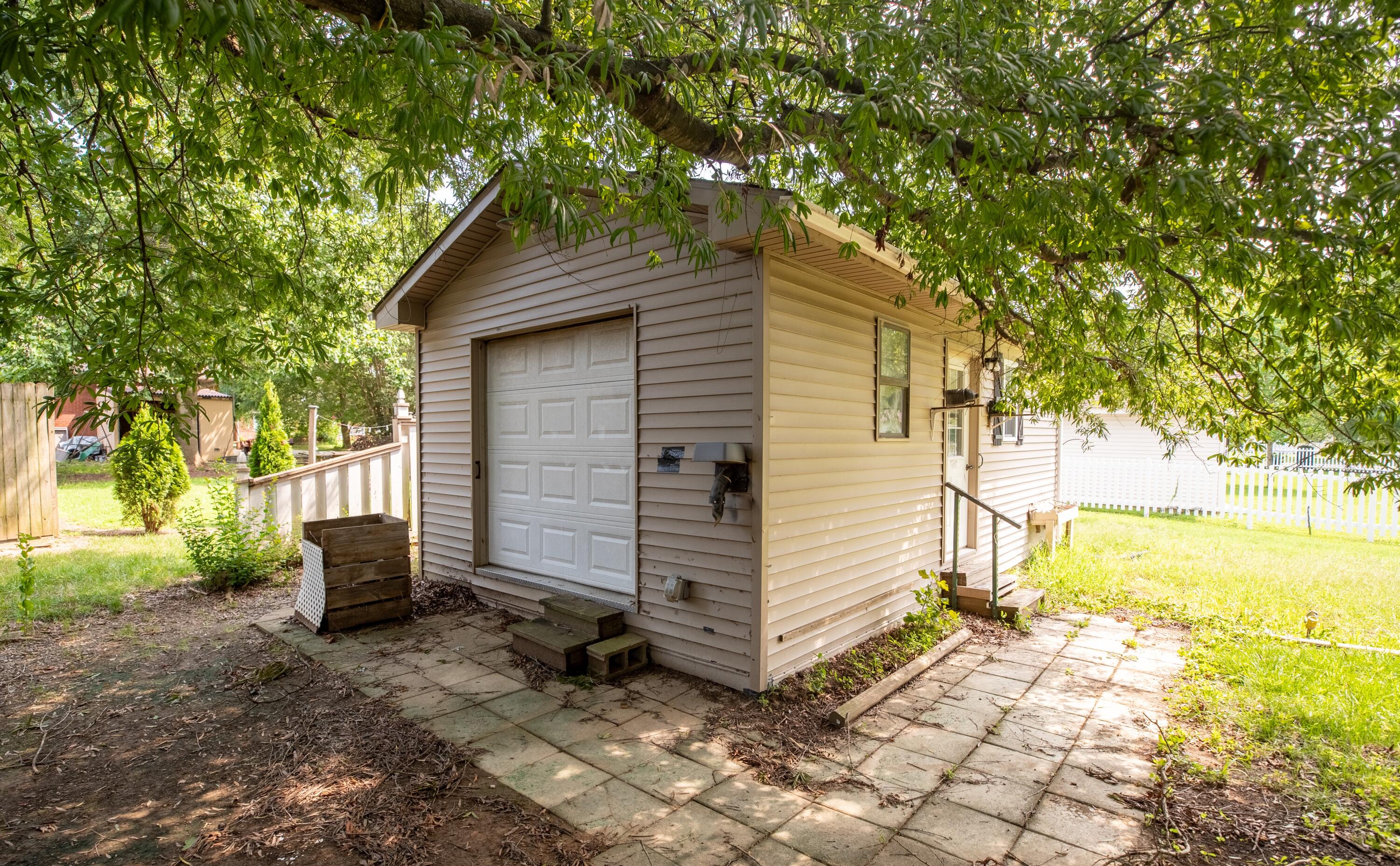 2202 Brookhaven Drive Property Photo 24