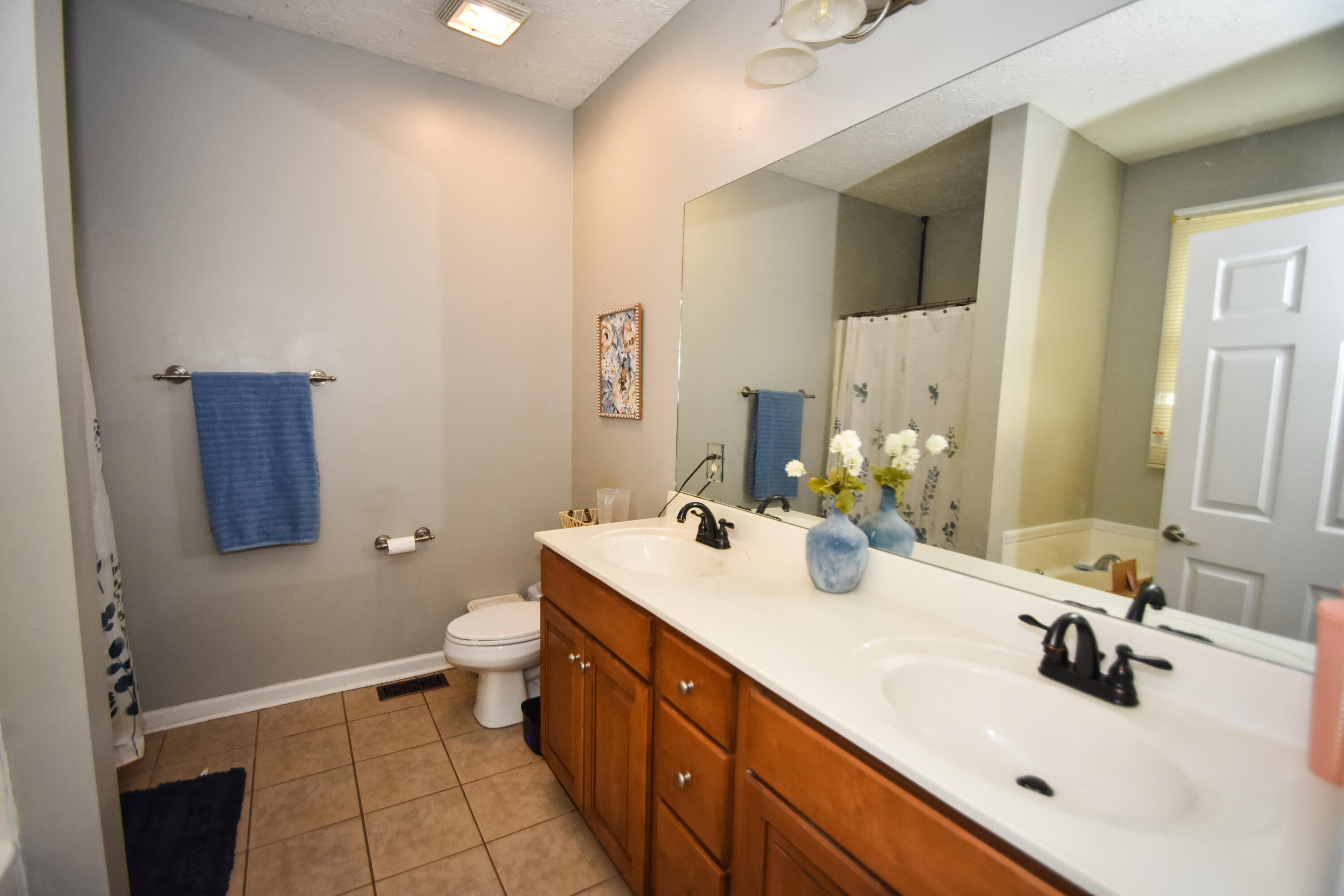 384 Kings Trace Drive Property Photo 12