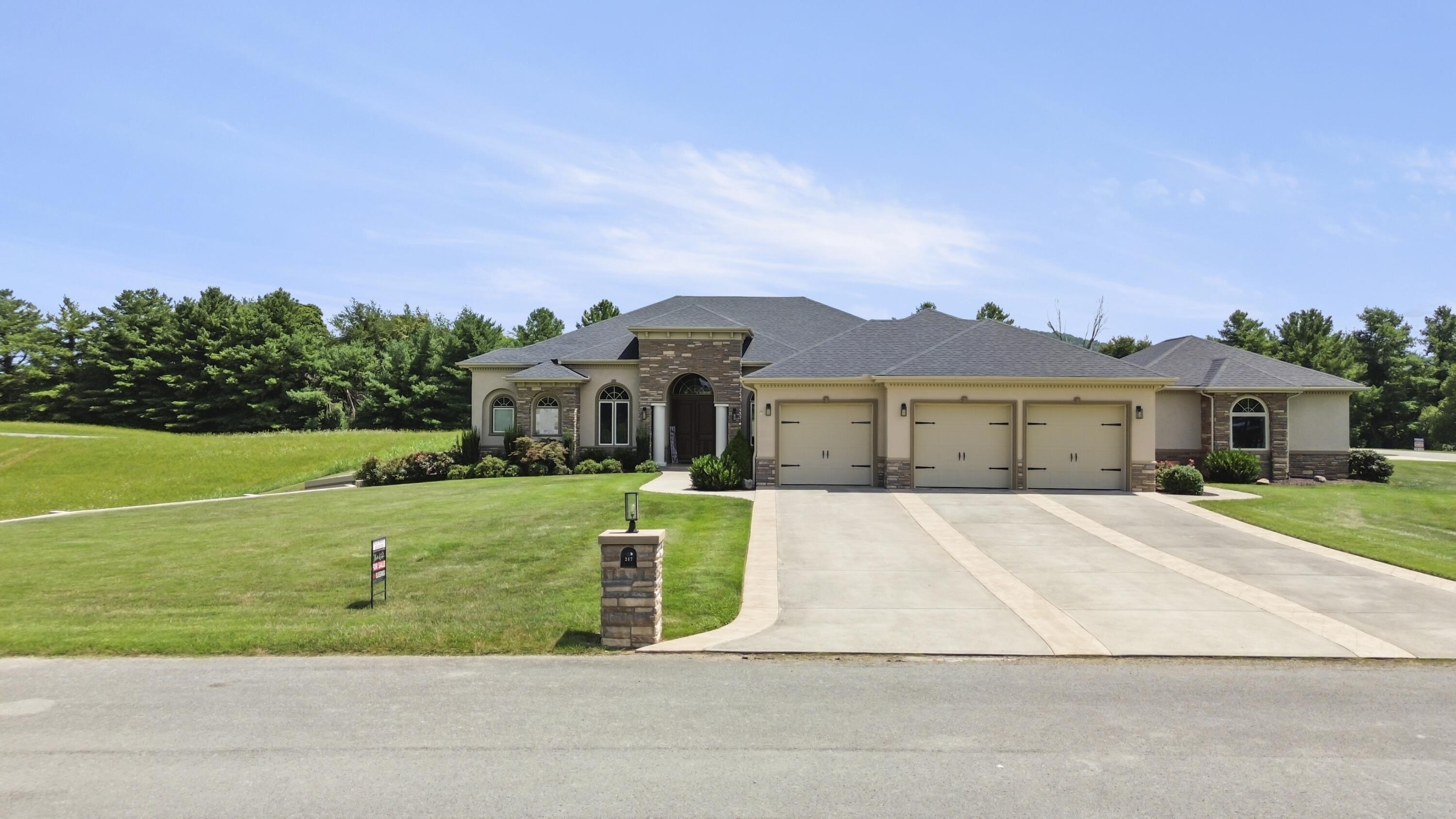 247 Taylor Circle Property Photo 3