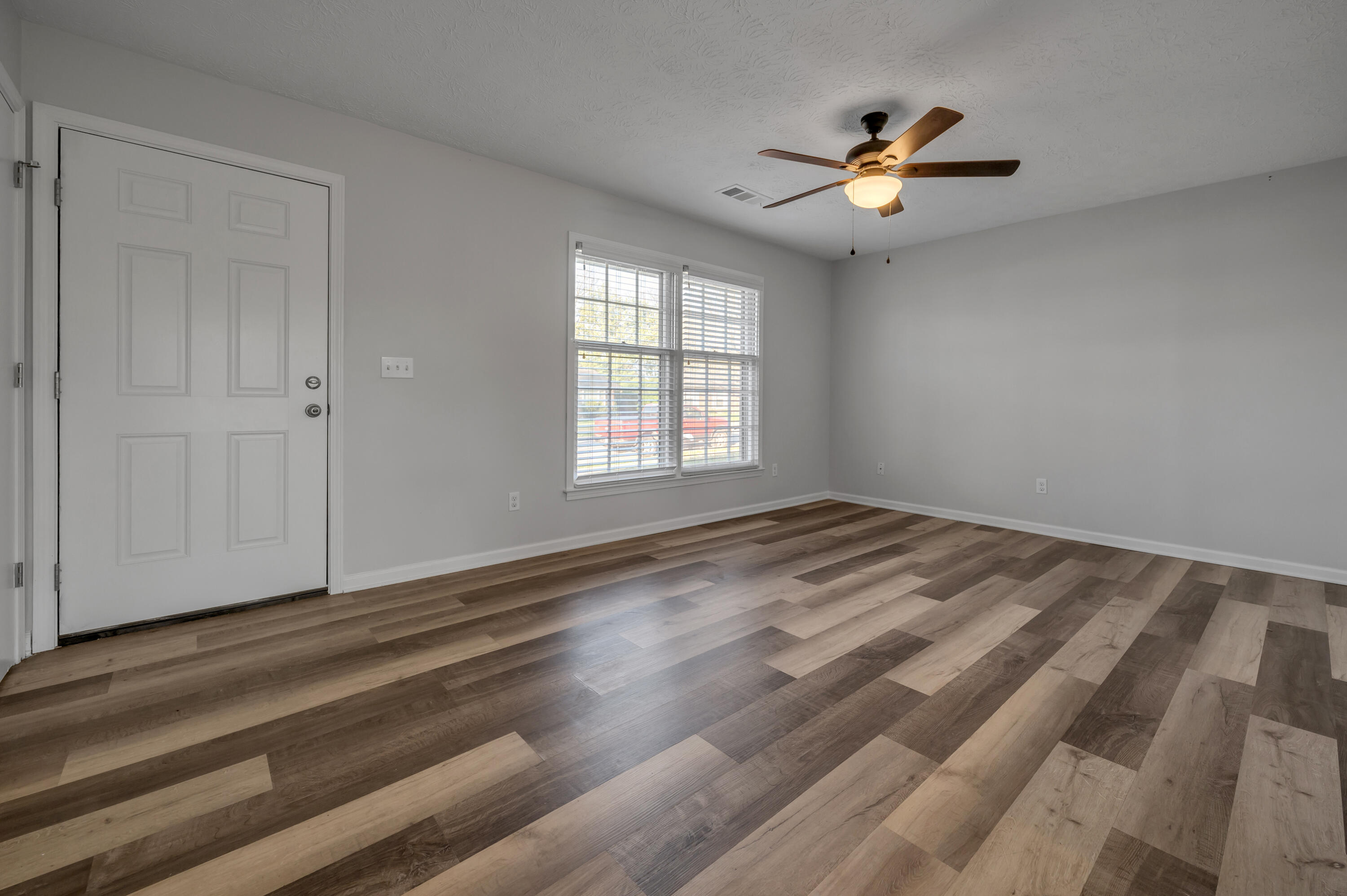 221 Quebec Way Property Photo 3