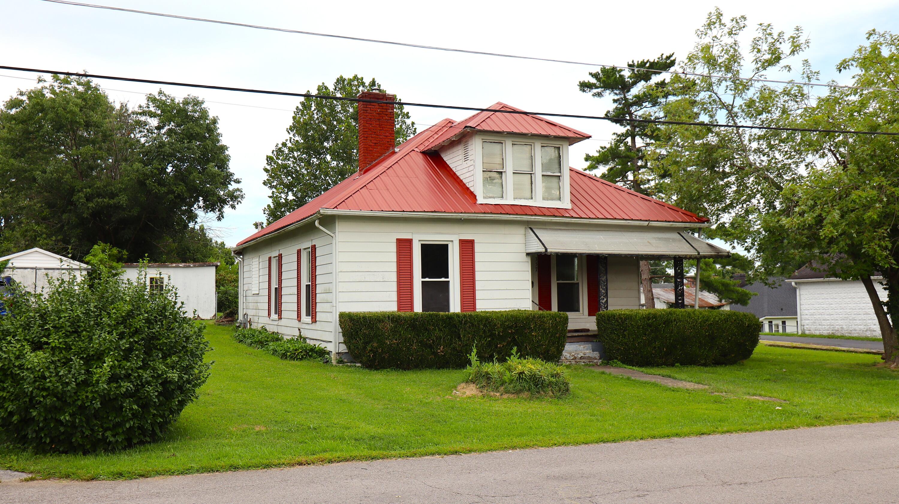 357 S Magnolia Street Property Photo 2