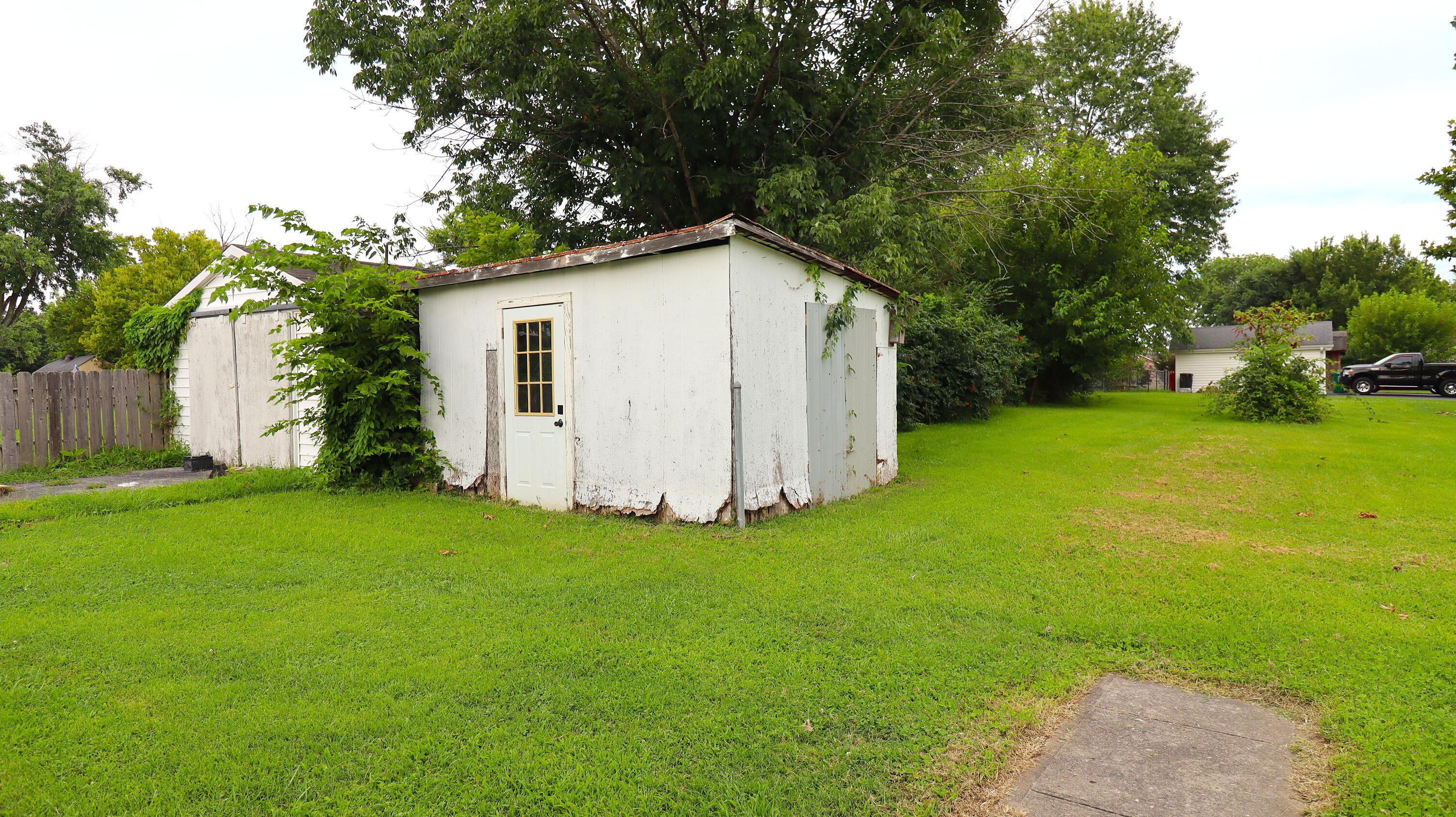 357 S Magnolia Street Property Photo 8