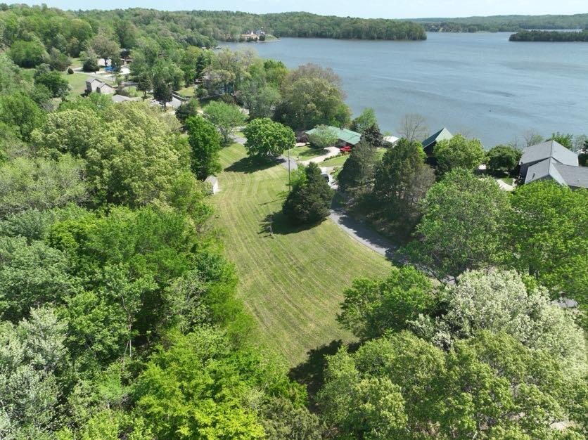371 Skyline Drive Property Photo 3