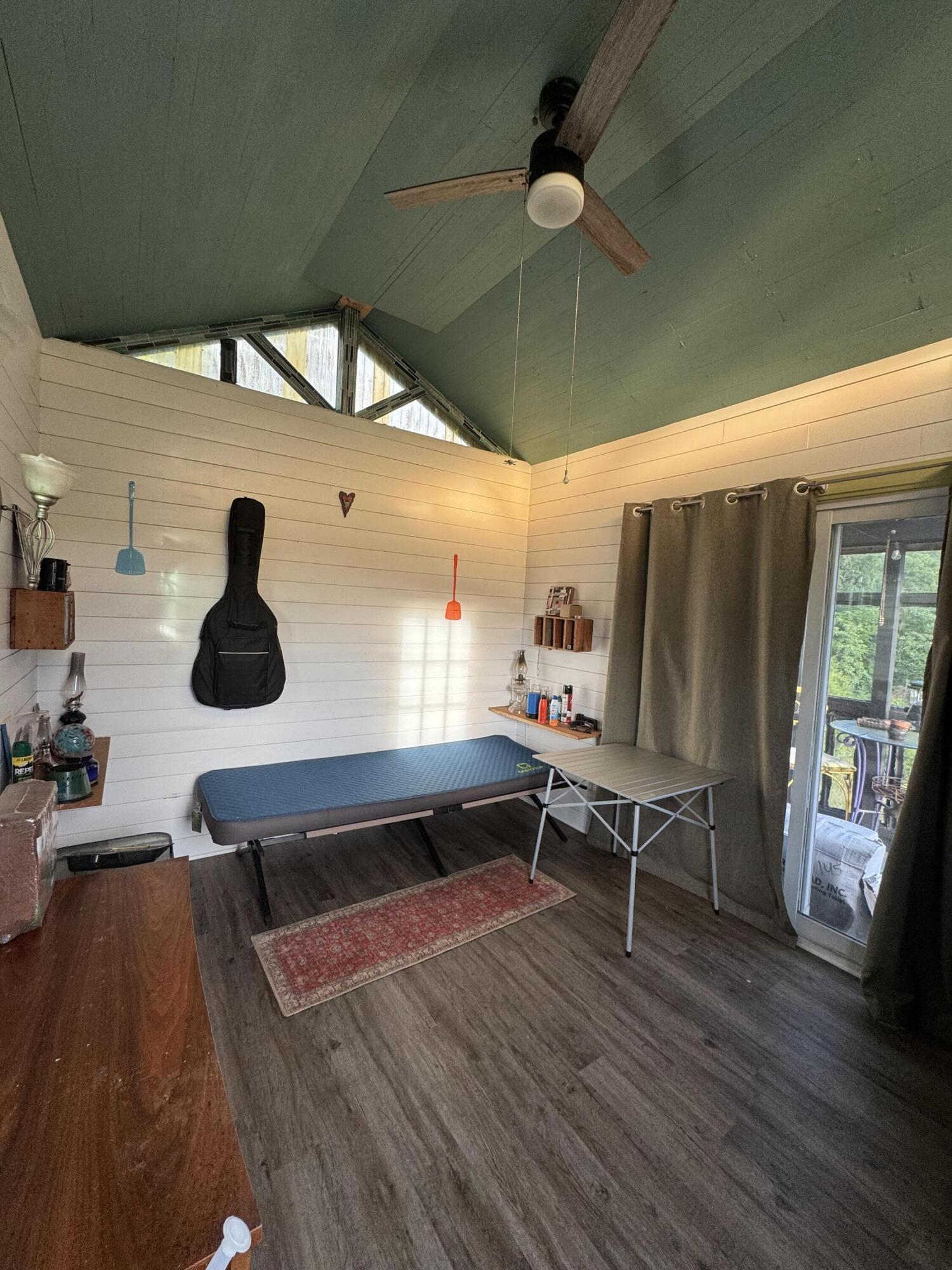 240 Countryside Drive Property Photo 3
