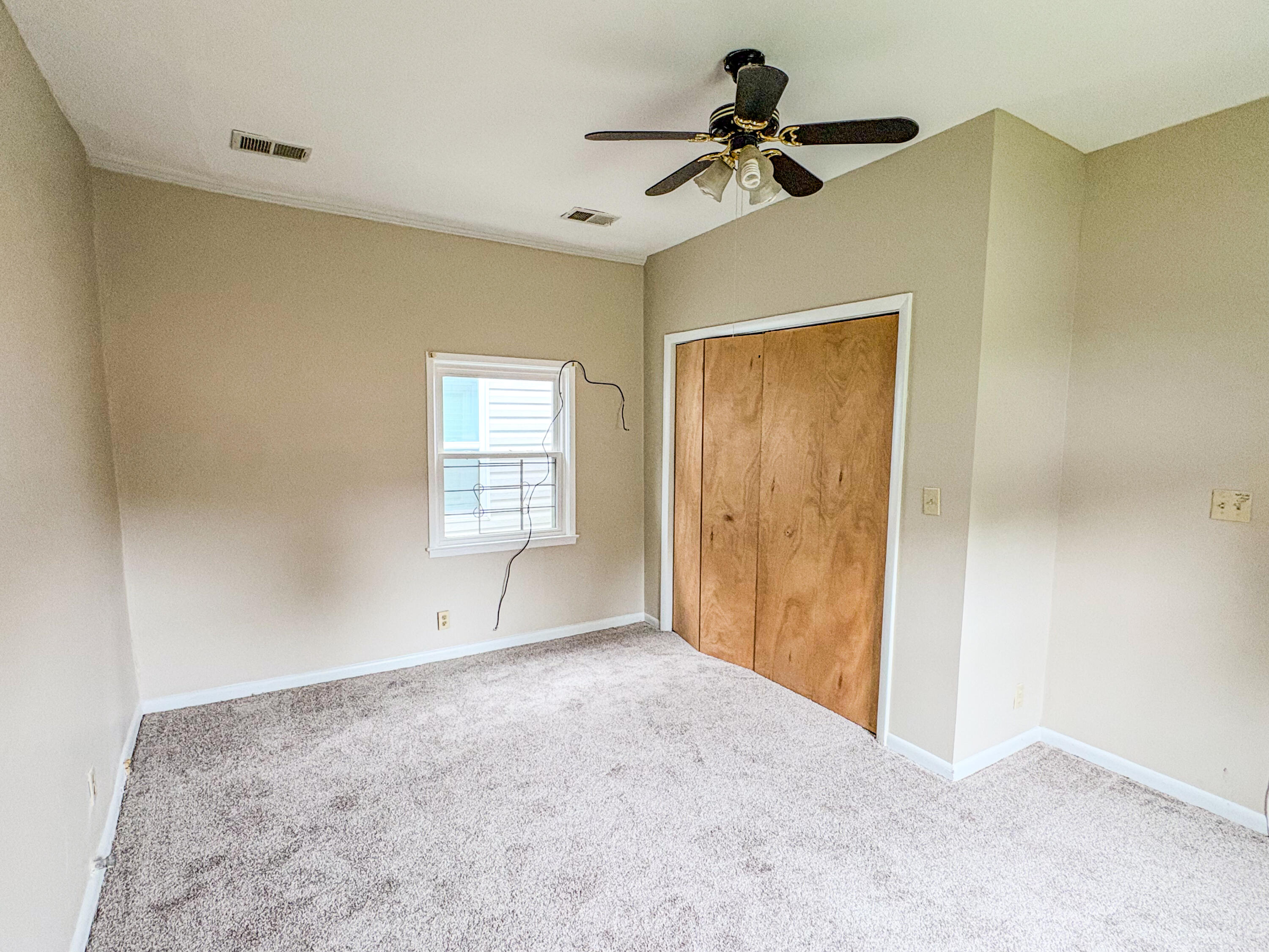 869 Whitney Avenue Property Photo 11