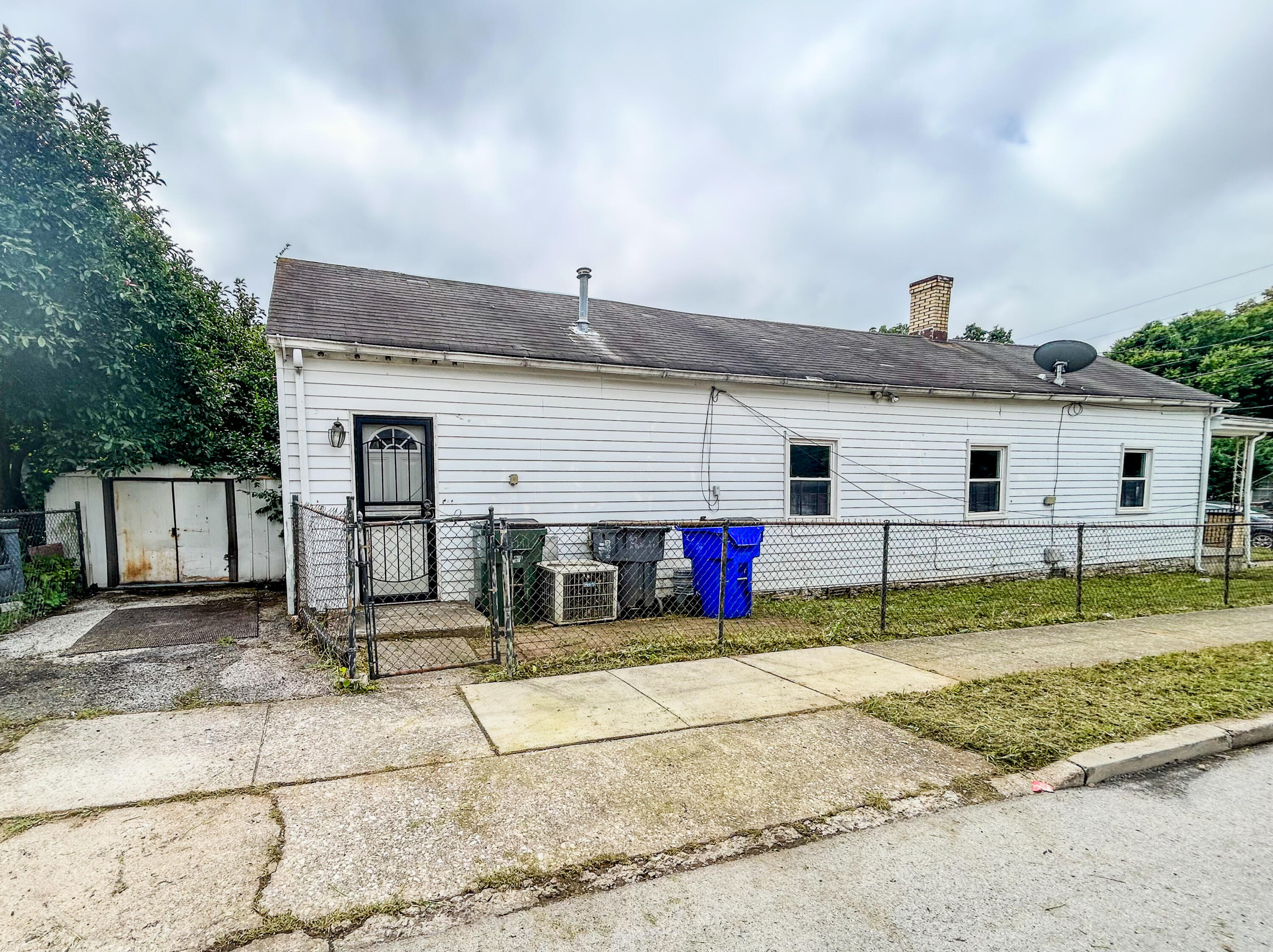 869 Whitney Avenue Property Photo 18
