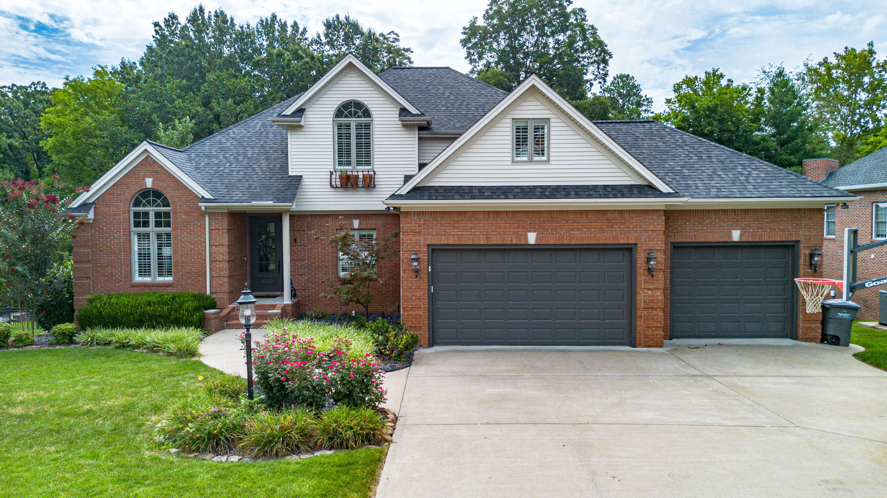 445 Ashcreek Road Property Photo 1