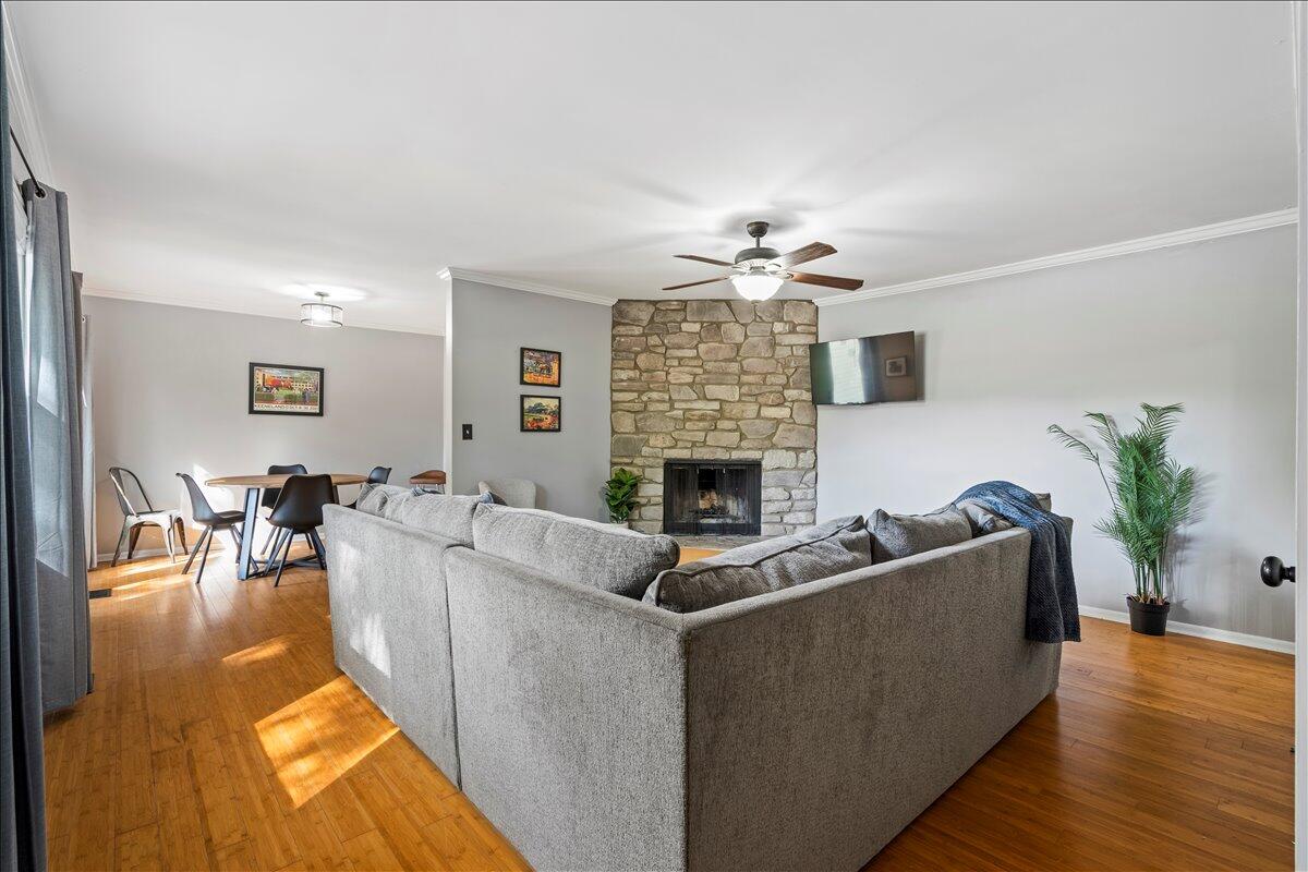 1124 Turkey Foot Road C Property Photo 4