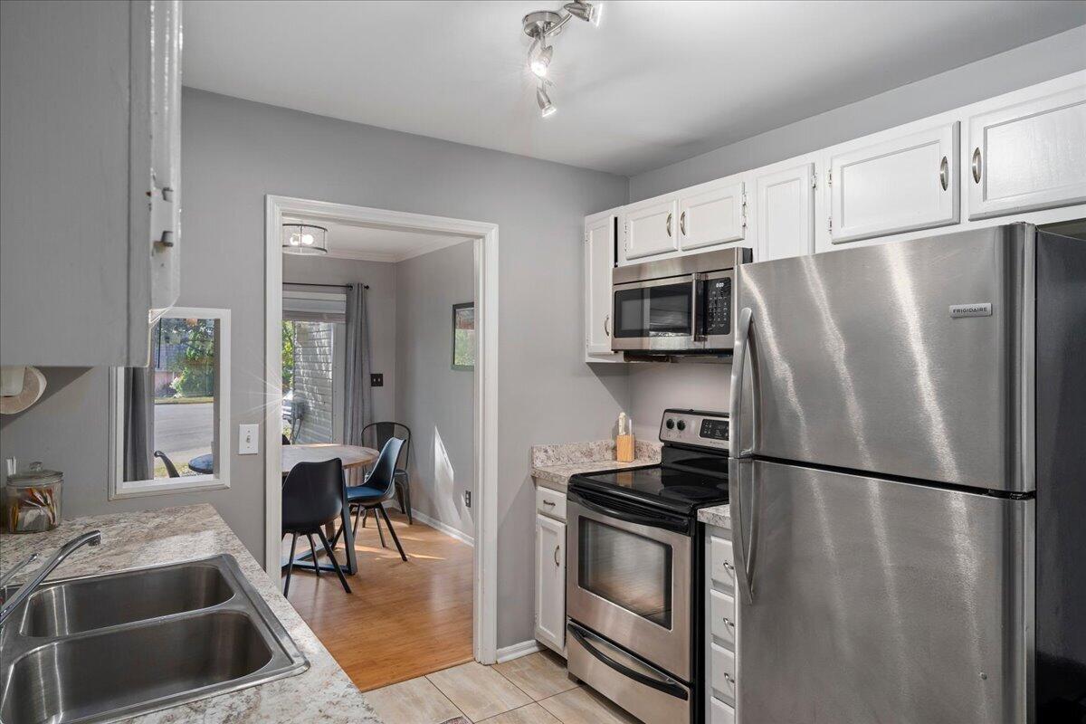 1124 Turkey Foot Road C Property Photo 8