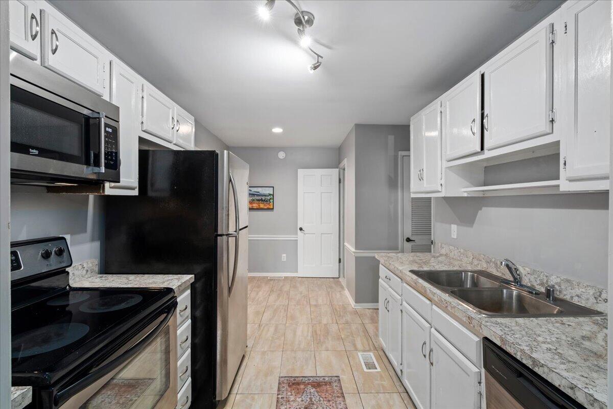 1124 Turkey Foot Road C Property Photo 9