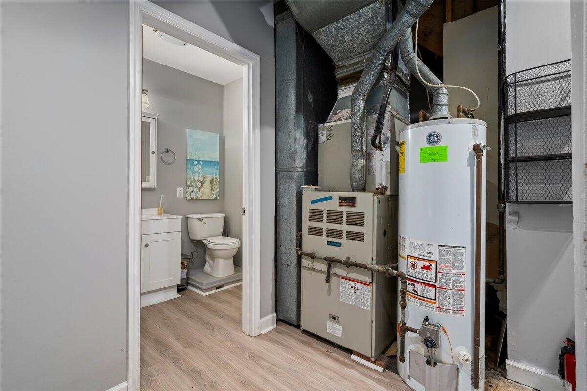 1124 Turkey Foot Road C Property Photo 23