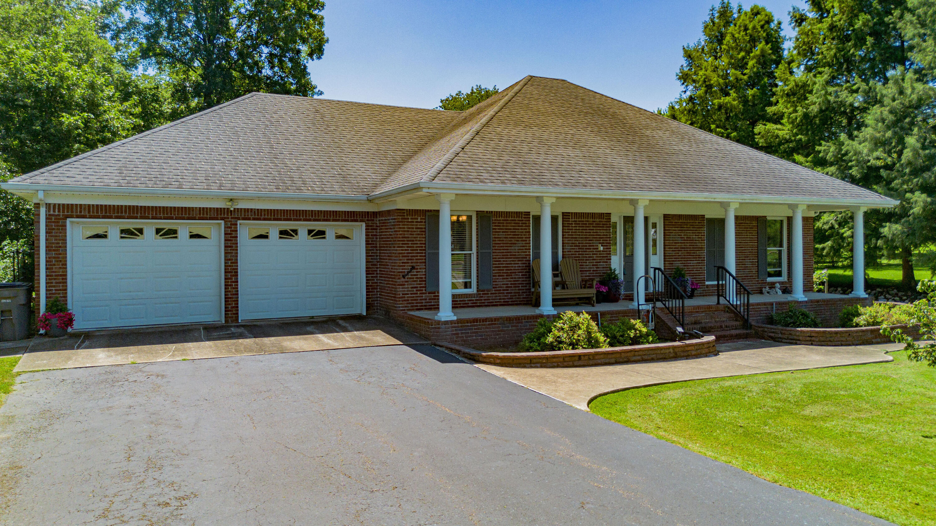 446 Carson Way Way Property Photo 2