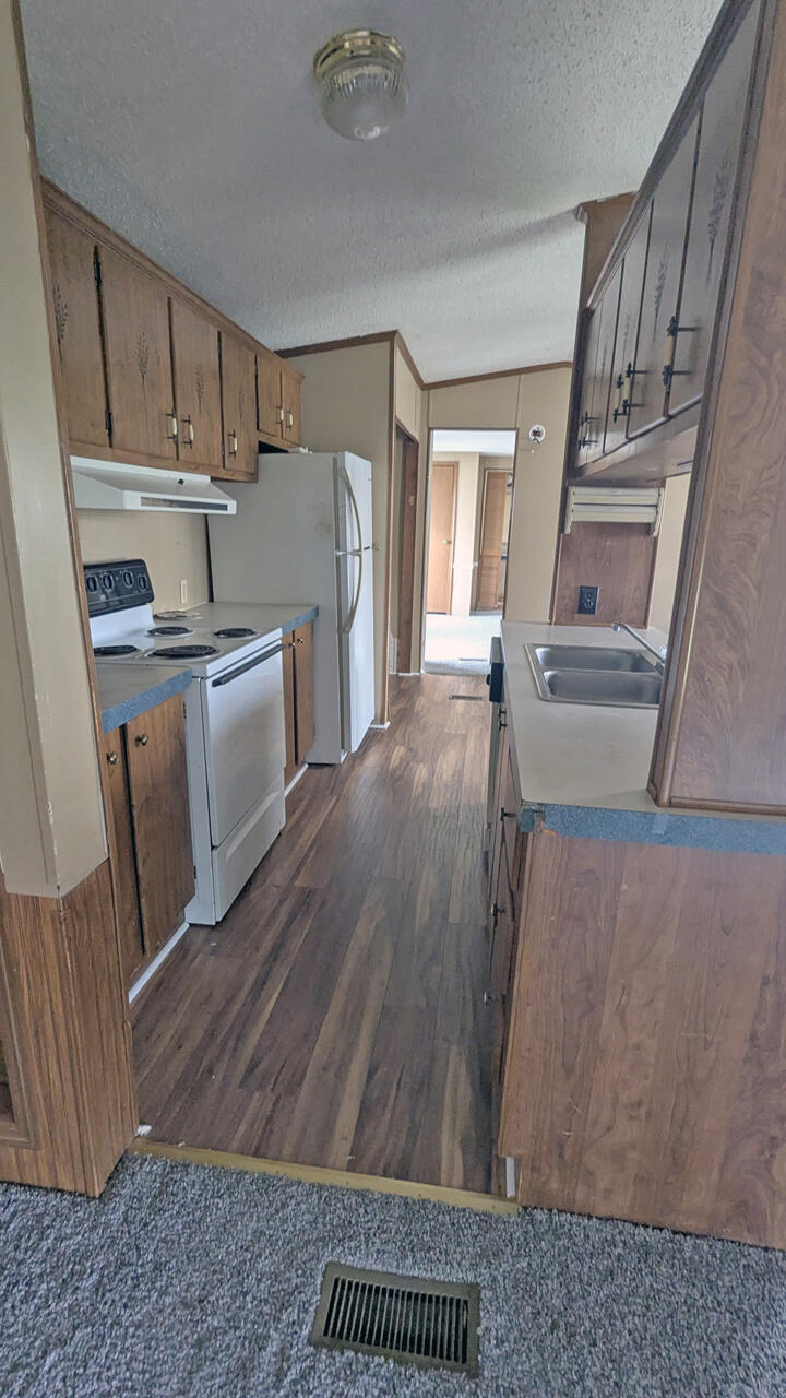 546 Constitution Drive Property Photo 8