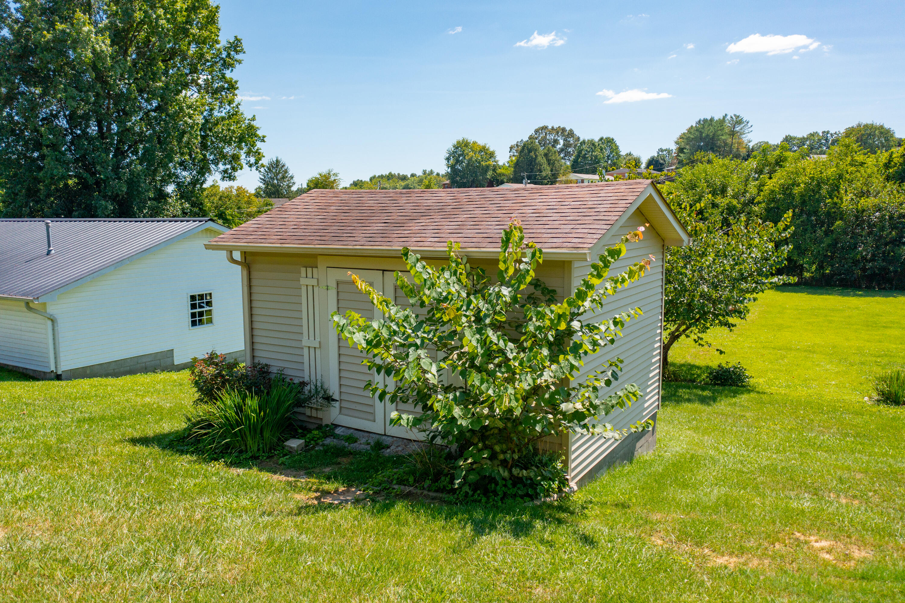 561 Old Whitley Road Property Photo 14