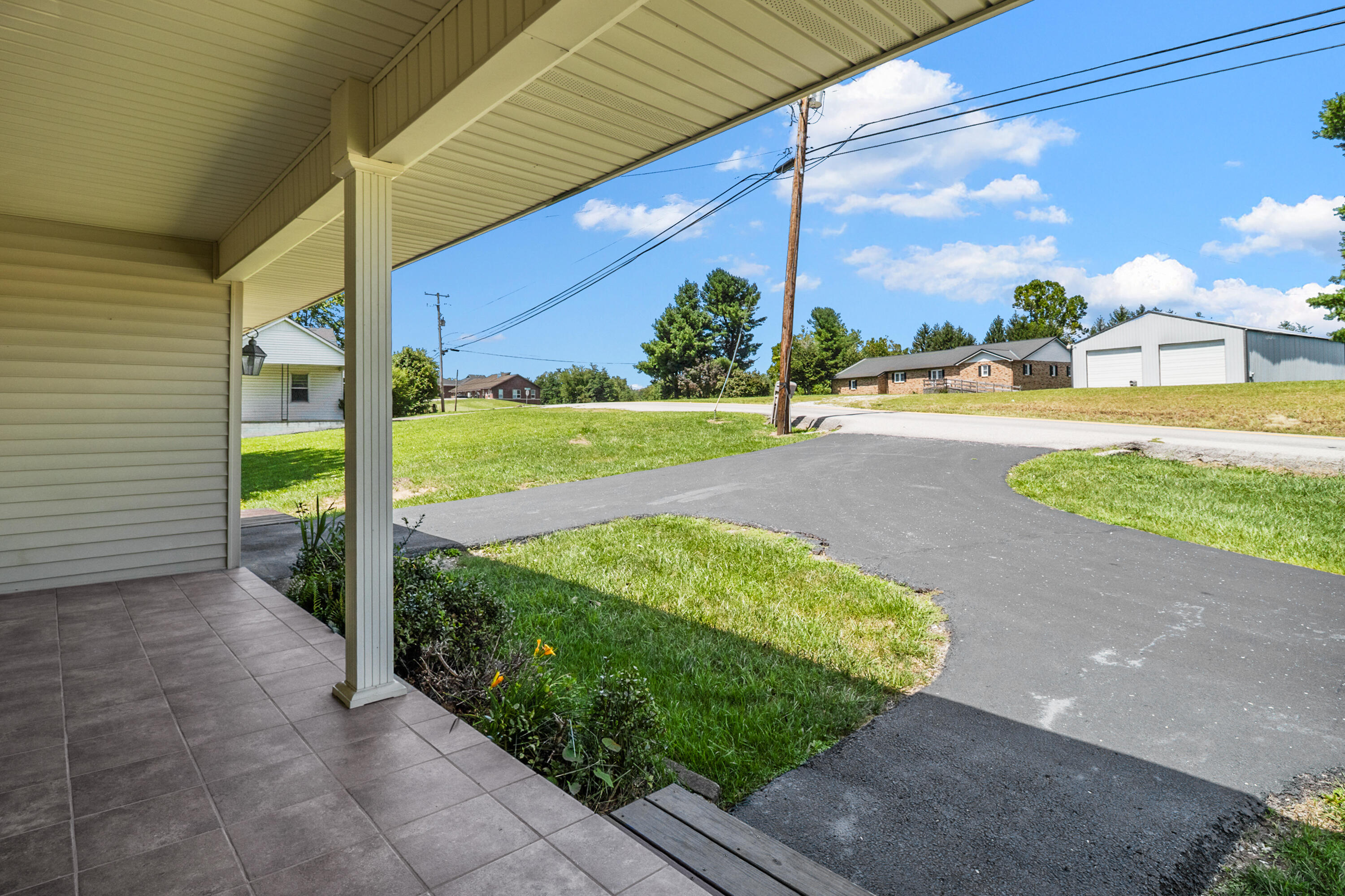 561 Old Whitley Road Property Photo 18