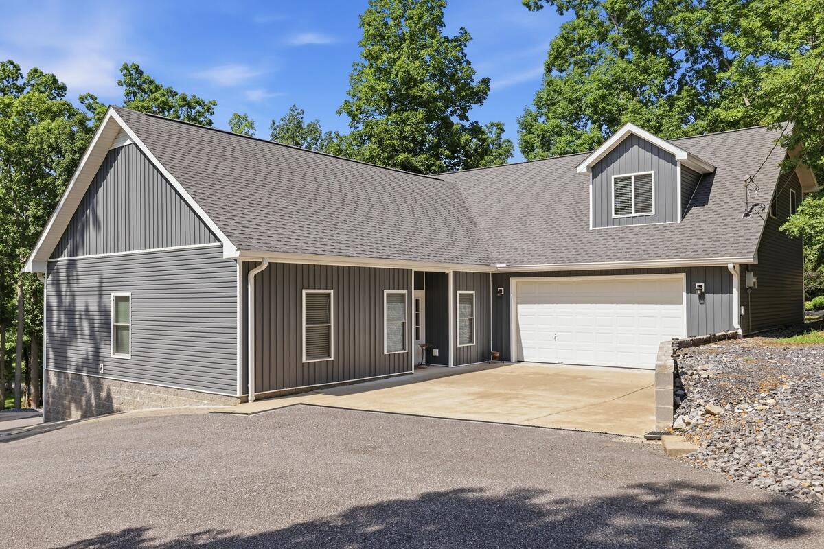 124 Hickory Hill Lane Property Photo 2