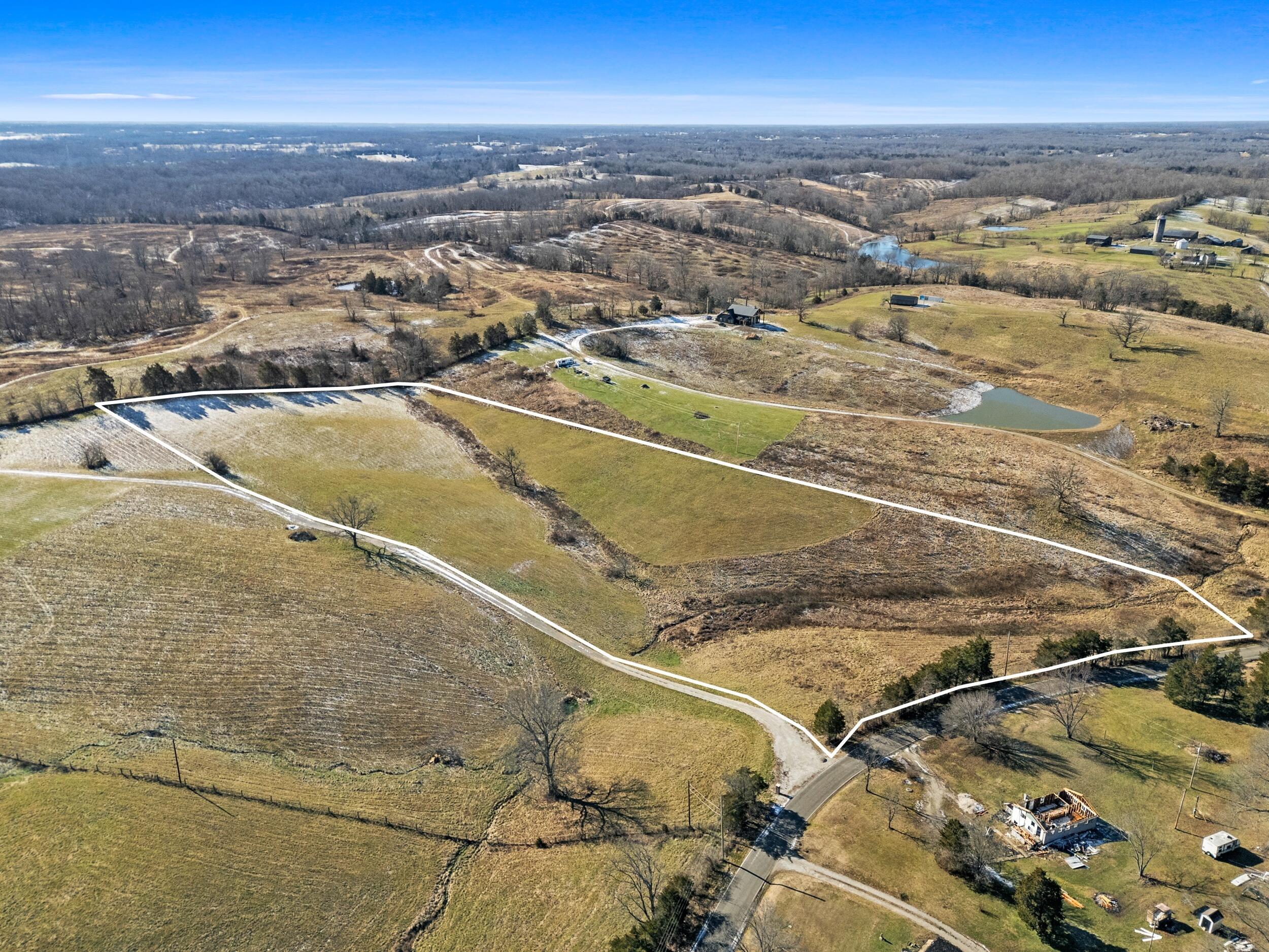 2011 Mill Creek Pike Property Photo 2