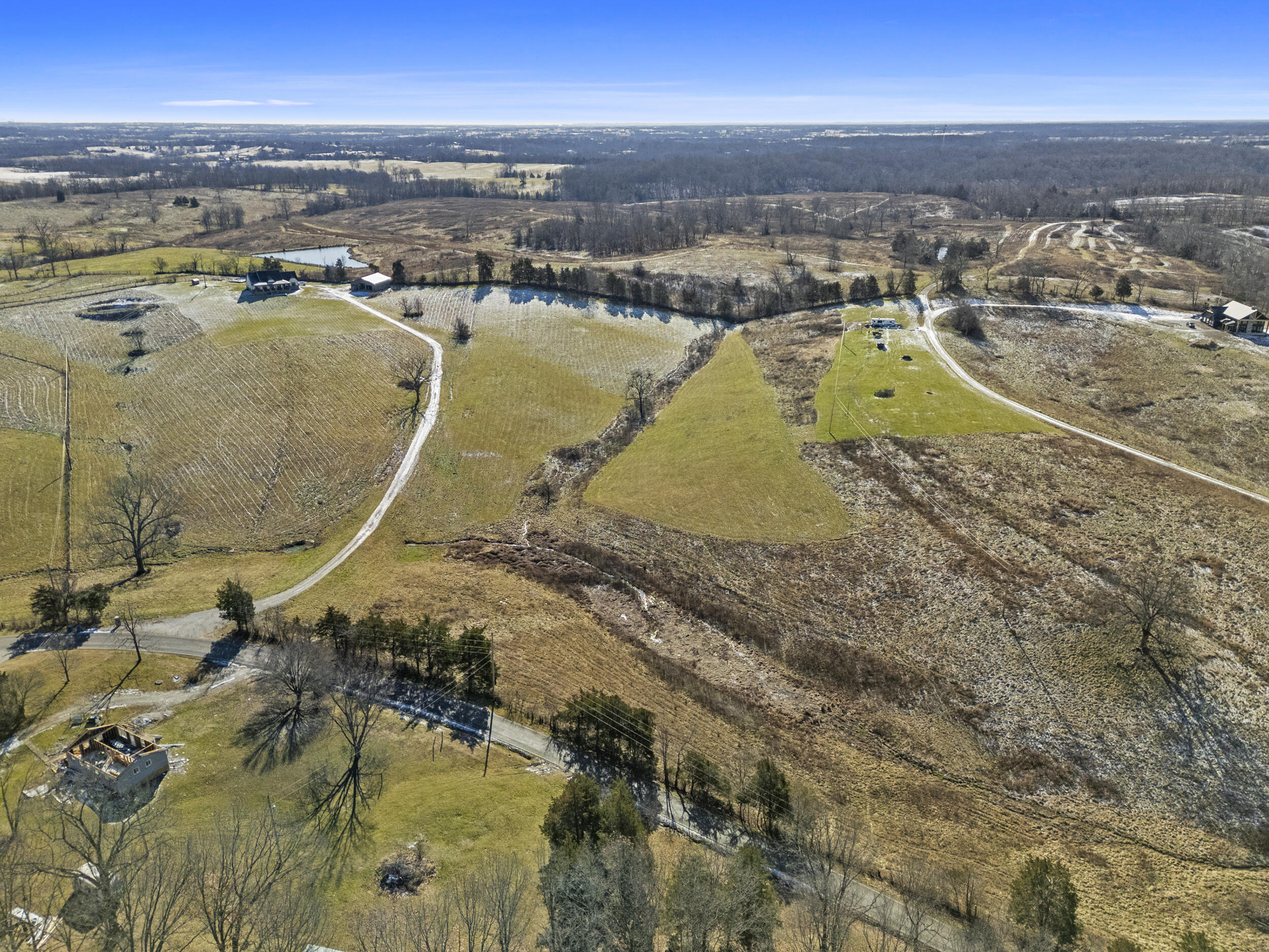 2011 Mill Creek Pike Property Photo 3