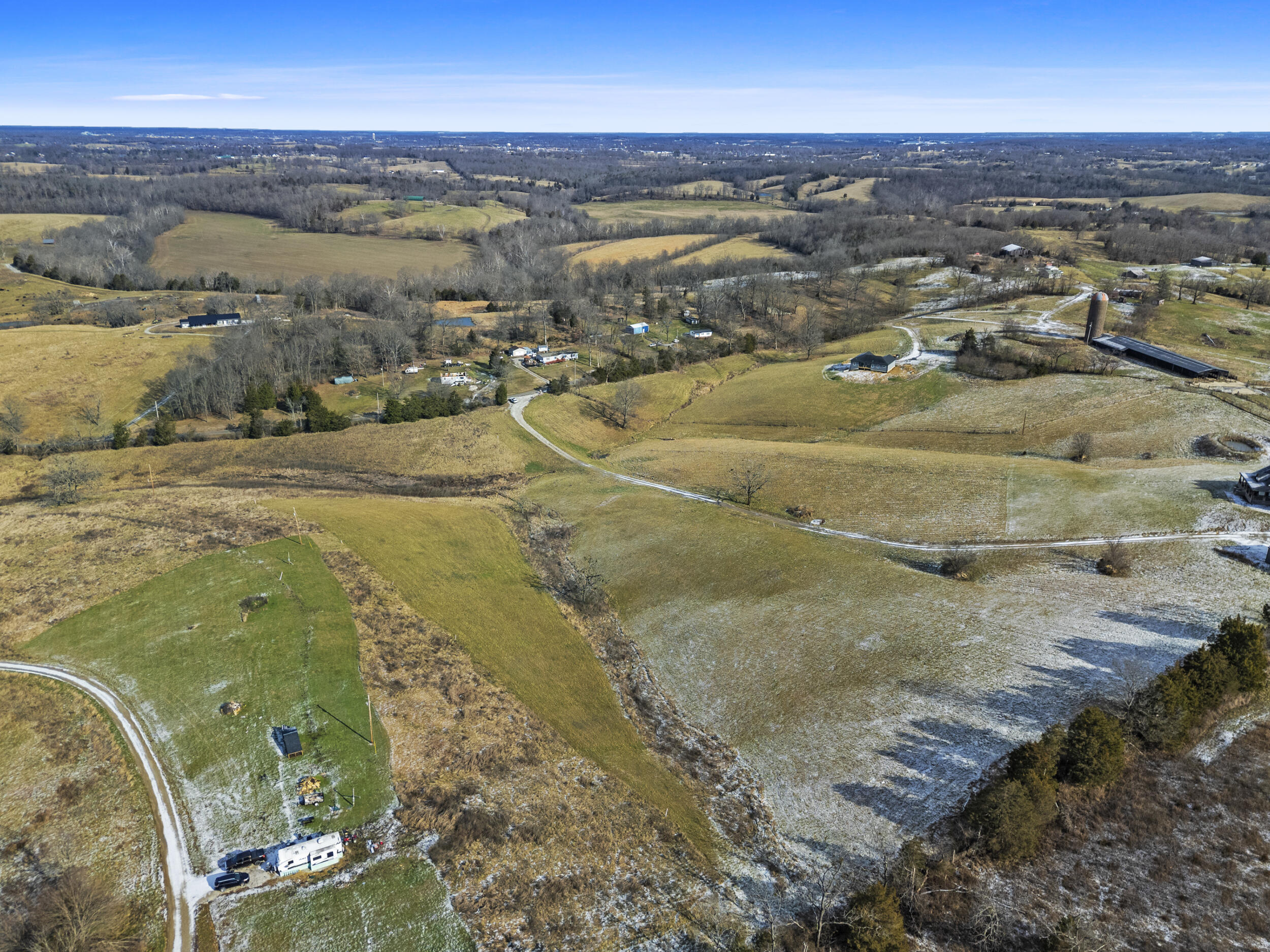2011 Mill Creek Pike Property Photo 7