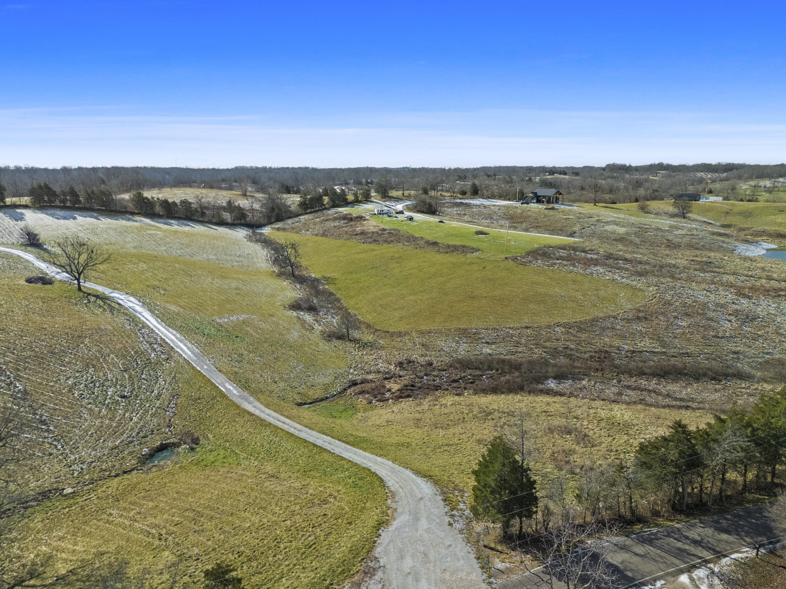2011 Mill Creek Pike Property Photo 9