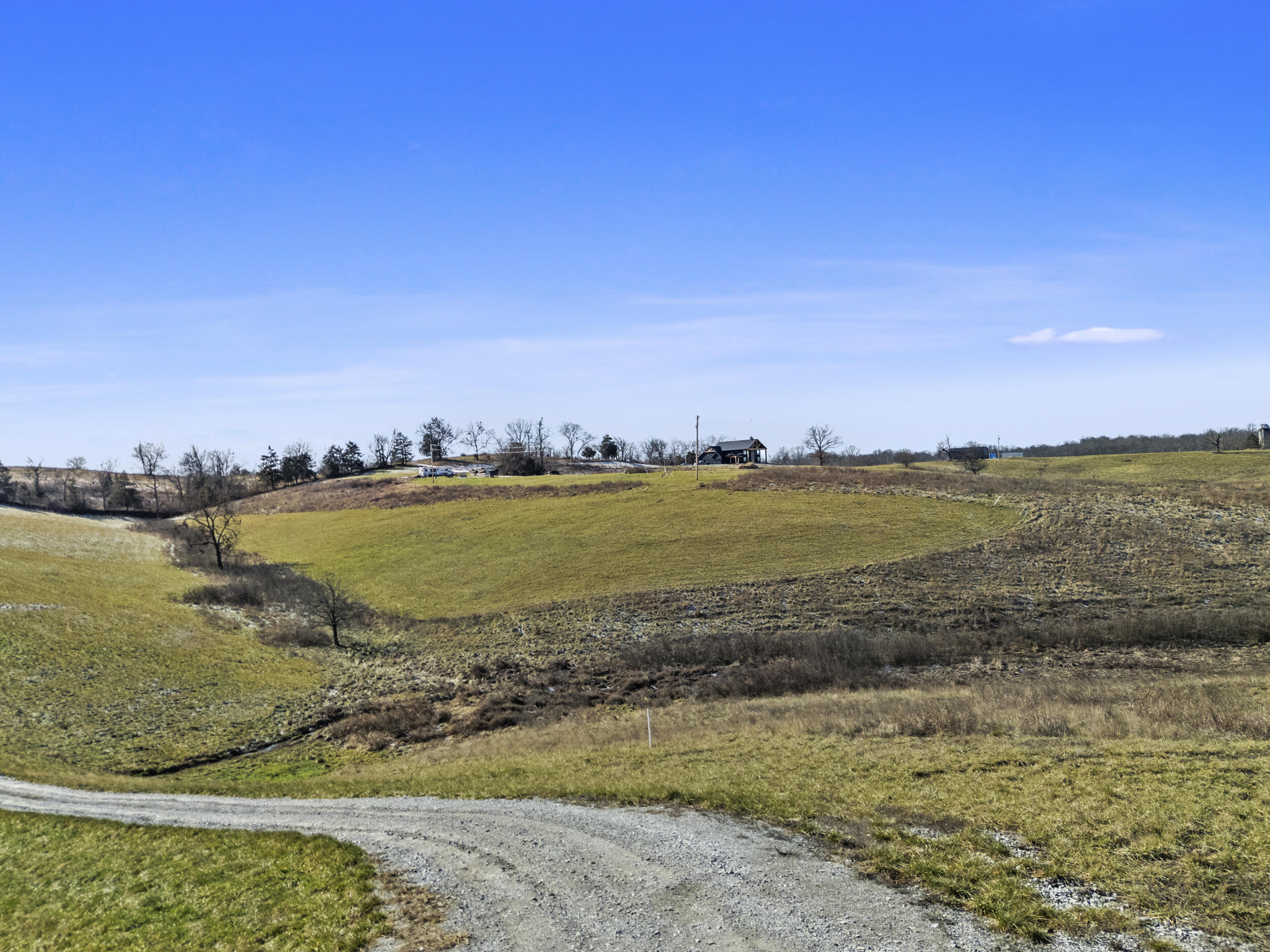 2011 Mill Creek Pike Property Photo 10
