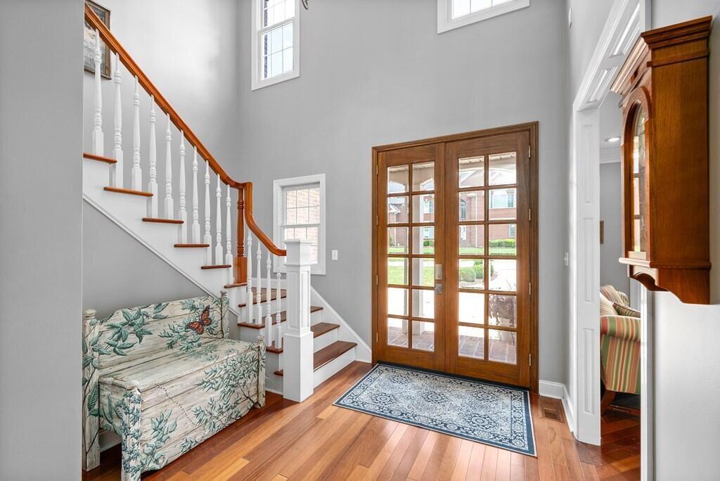 305 Lincoln Way Property Photo 4