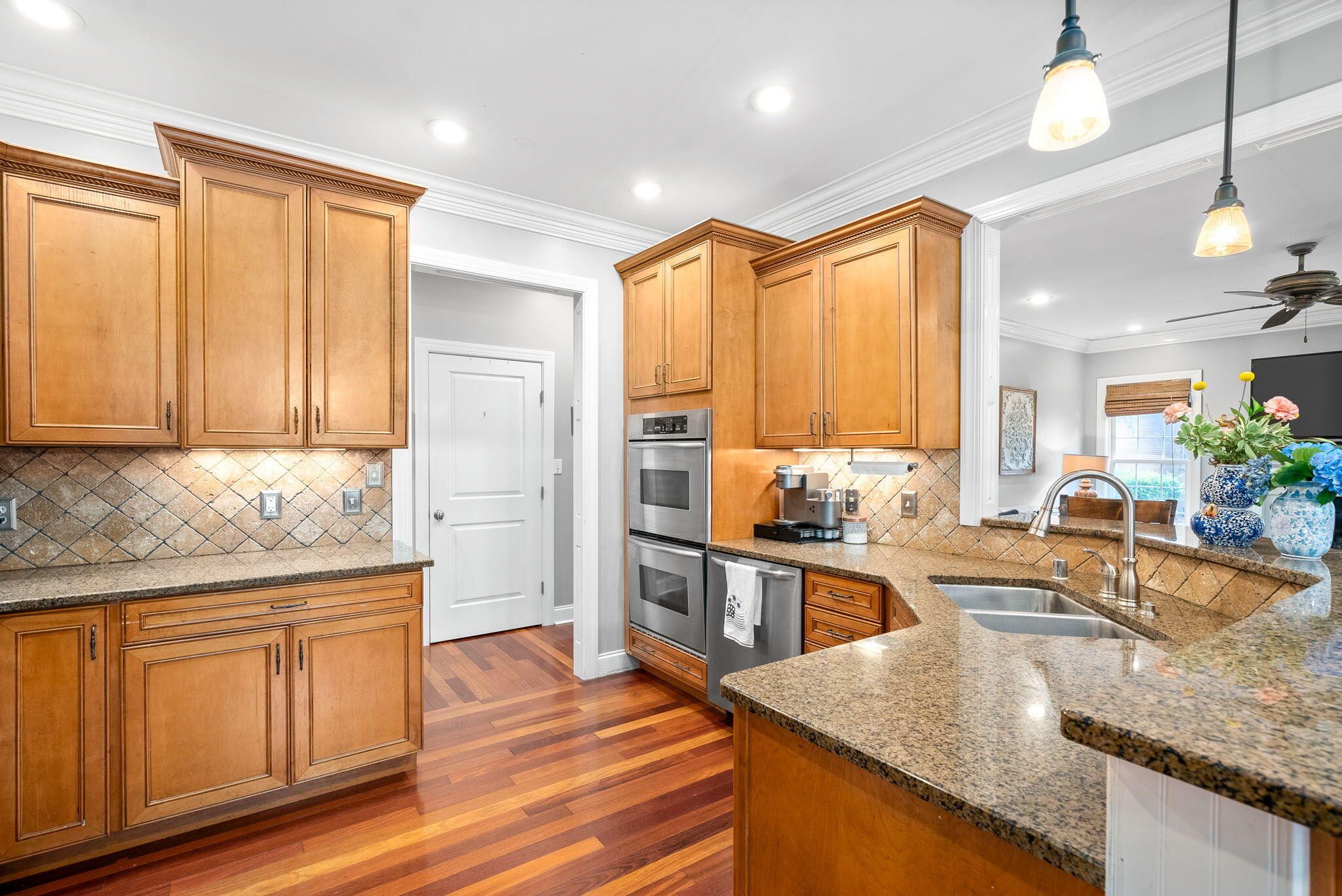 305 Lincoln Way Property Photo 18