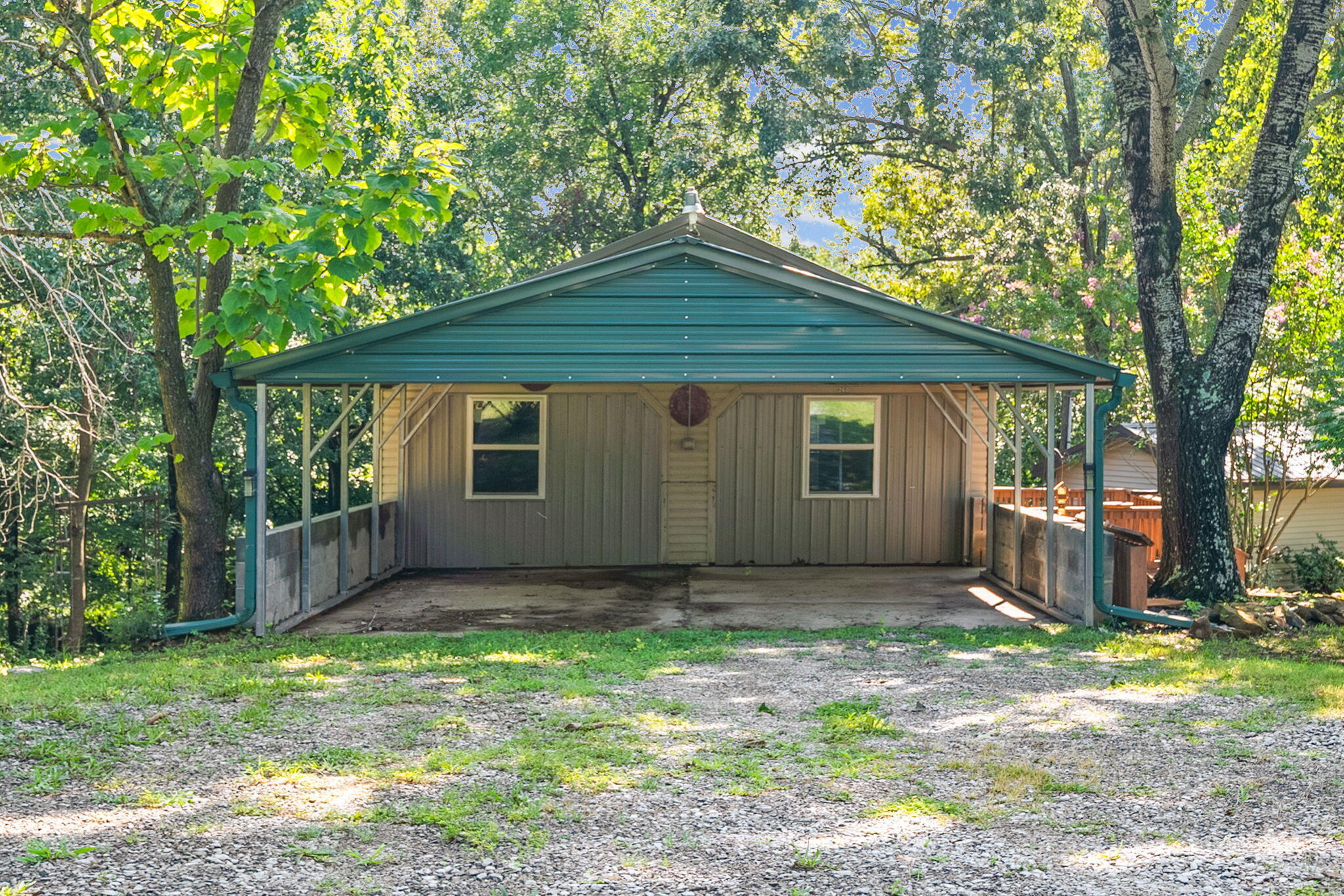 260 Crisp Road Property Photo 4