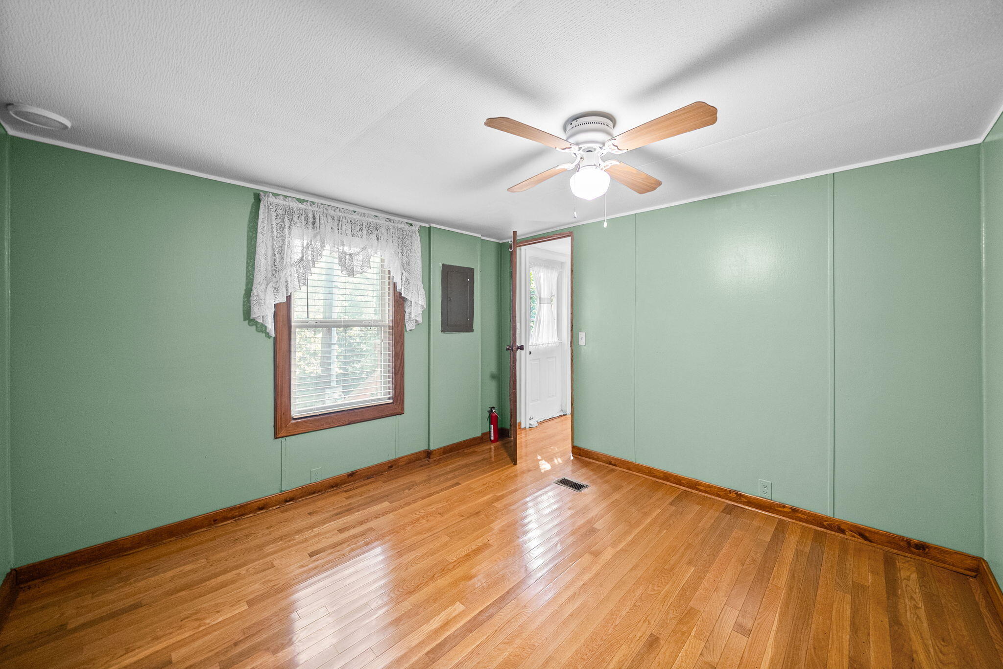 260 Crisp Road Property Photo 22
