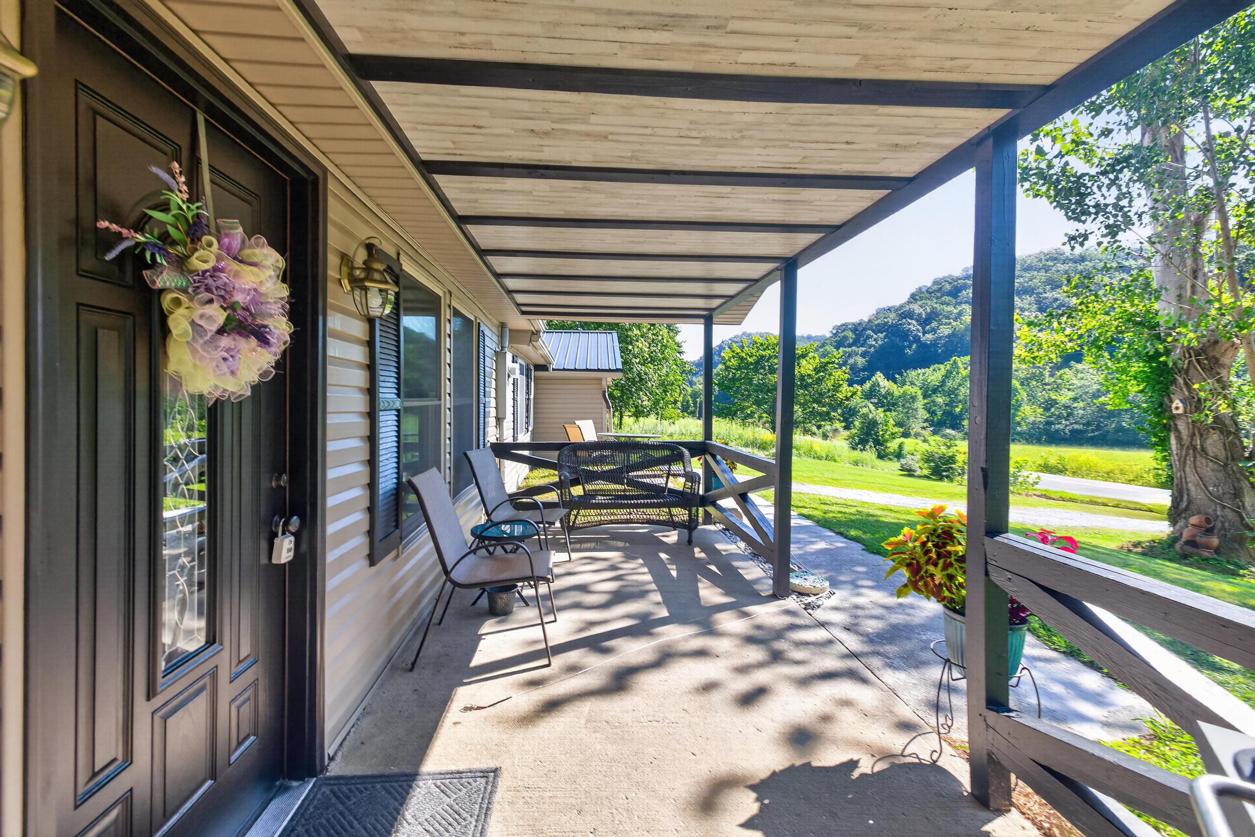 7045 White Oak Road Property Photo 5